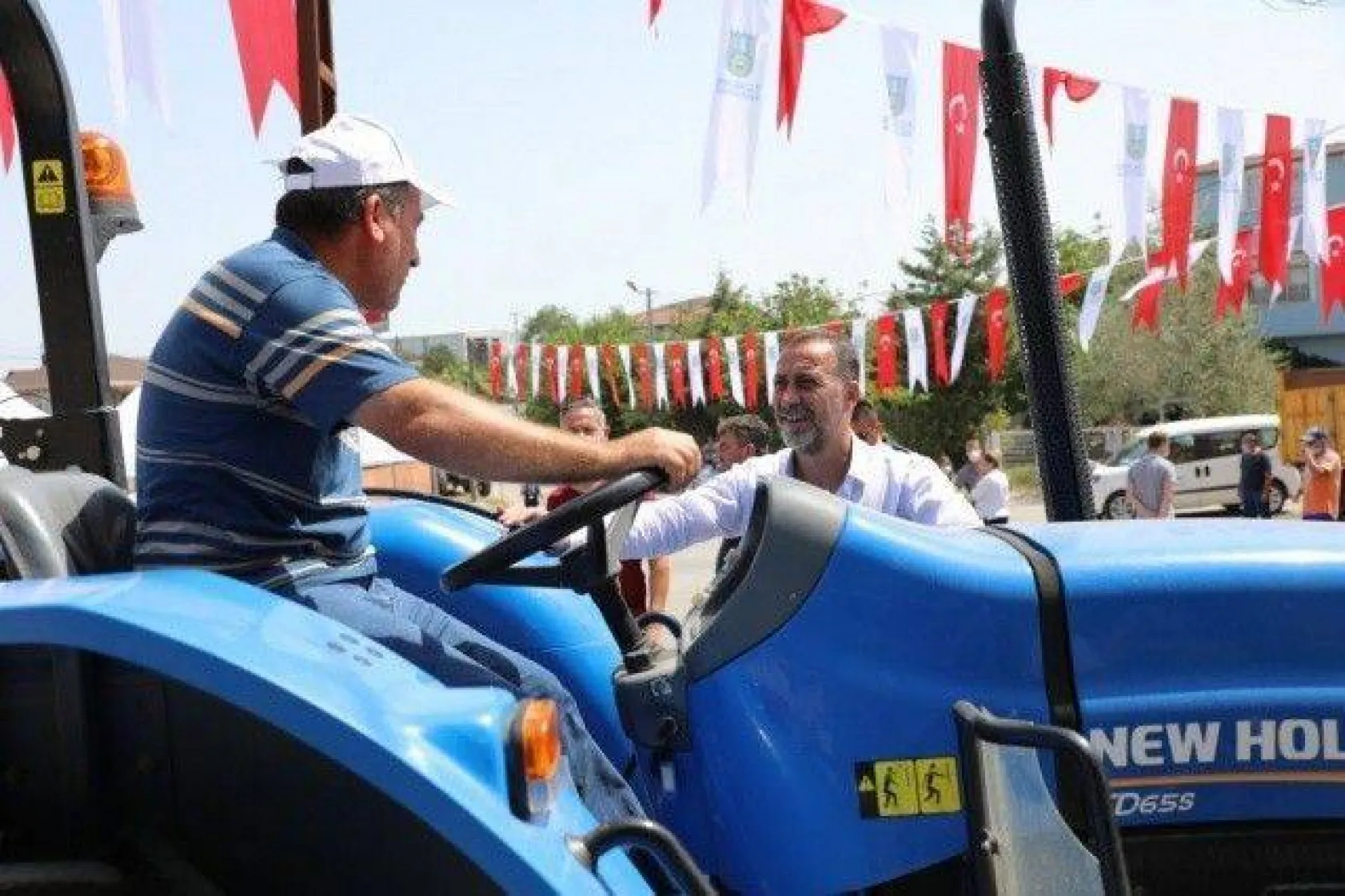 Kurfallı'da Üreticiler Tohumluk Arpa Sevinci Yaşadı