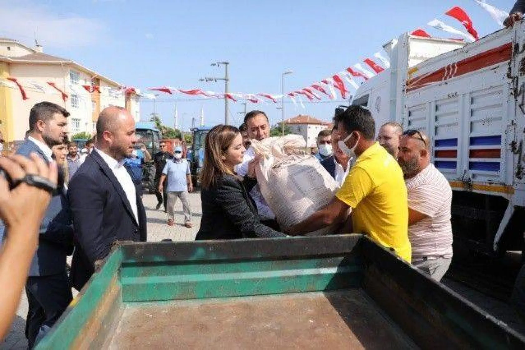 Gümüşyakalı Çiftçiler Tohumluk Arpa Mutluluğu Yaşadı