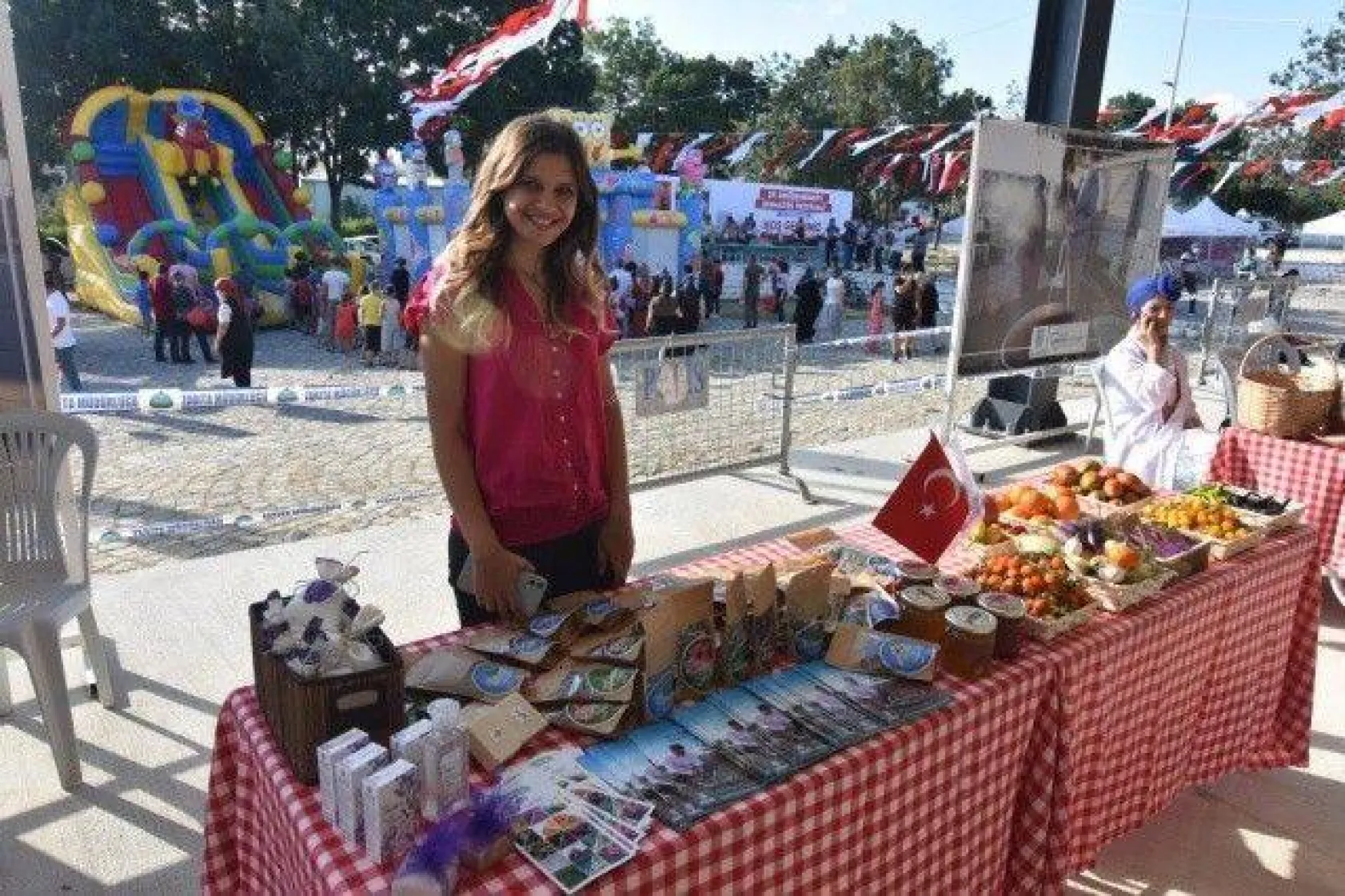 Değirmenköy'de Domatesler Yarıştı