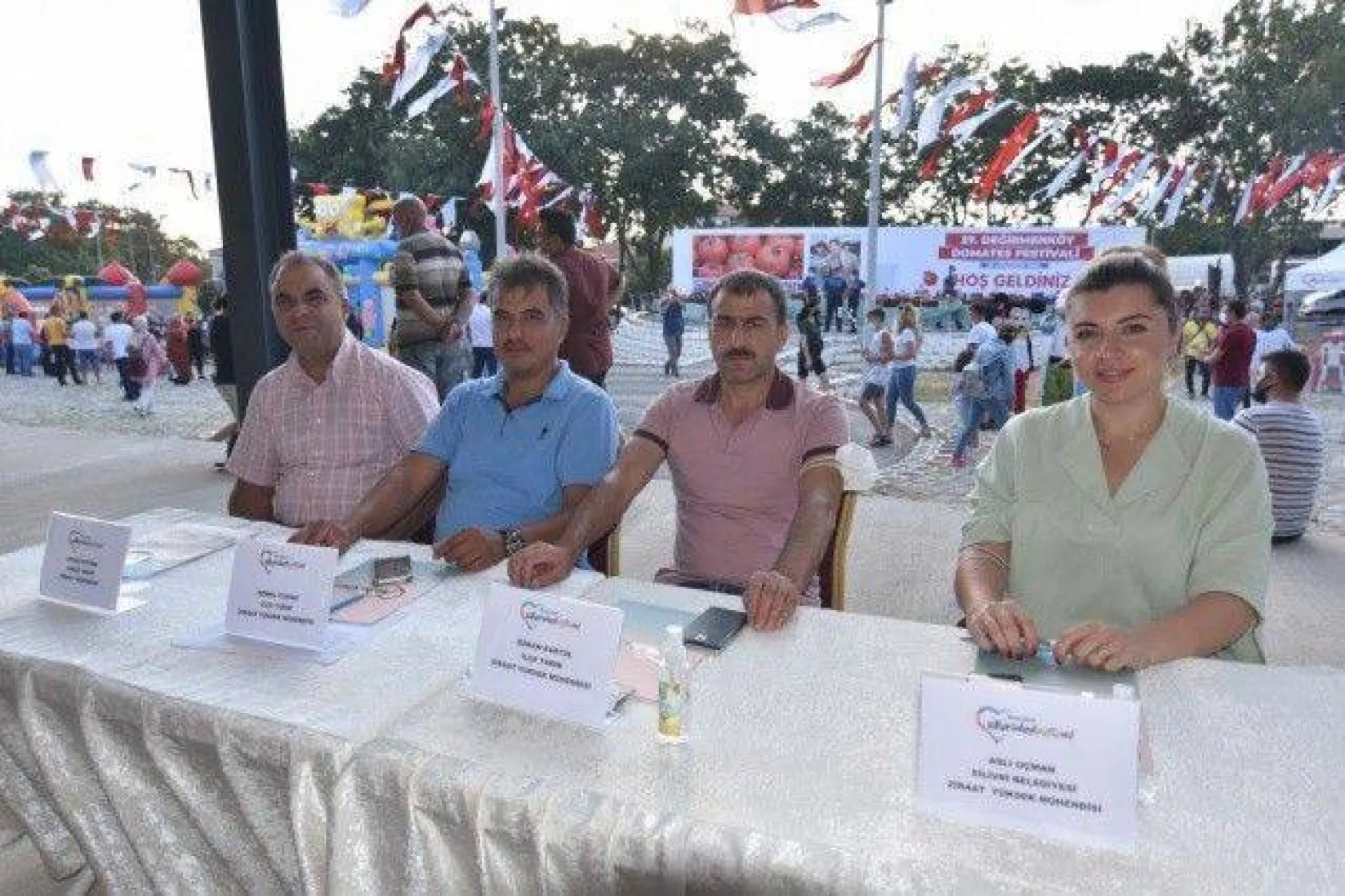 Değirmenköy'de Domatesler Yarıştı