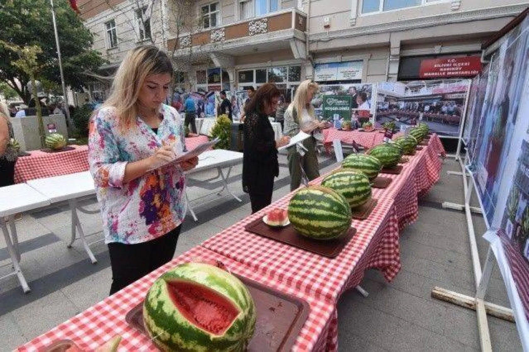 Kadıköy'de Karpuz Ziyafeti