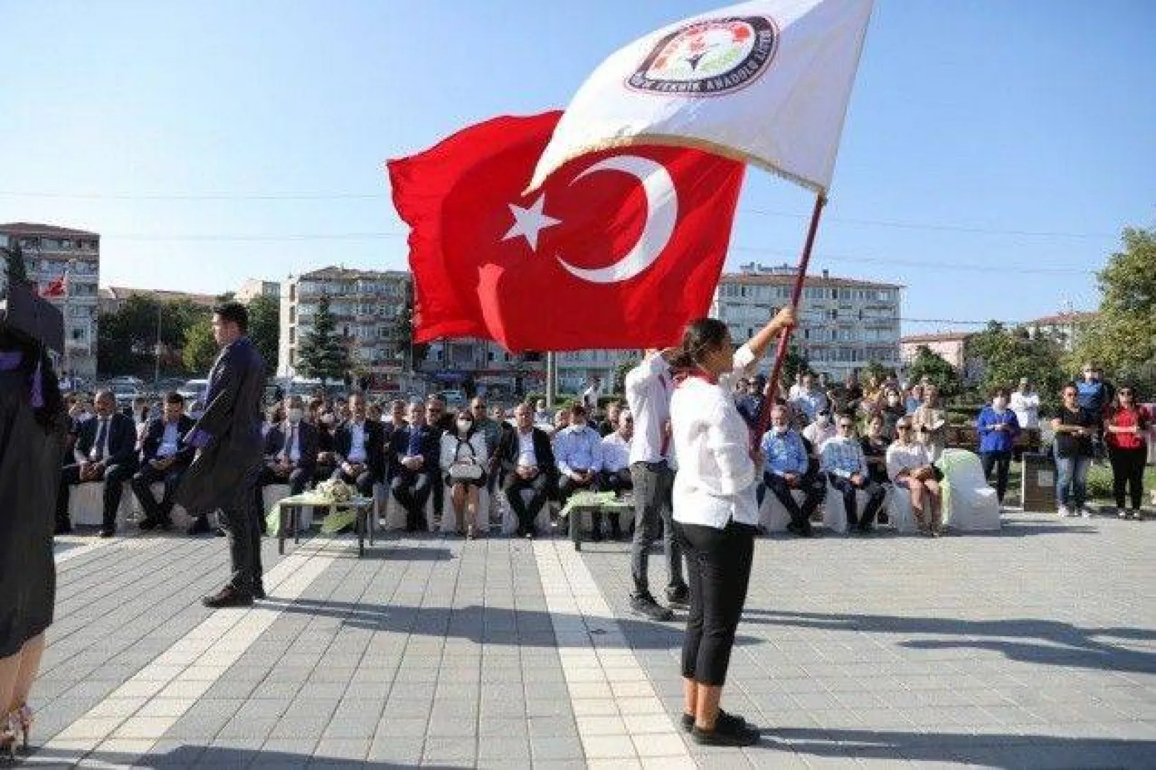 TÜRAM Lisesi'nde Mezuniyet Coşkusu