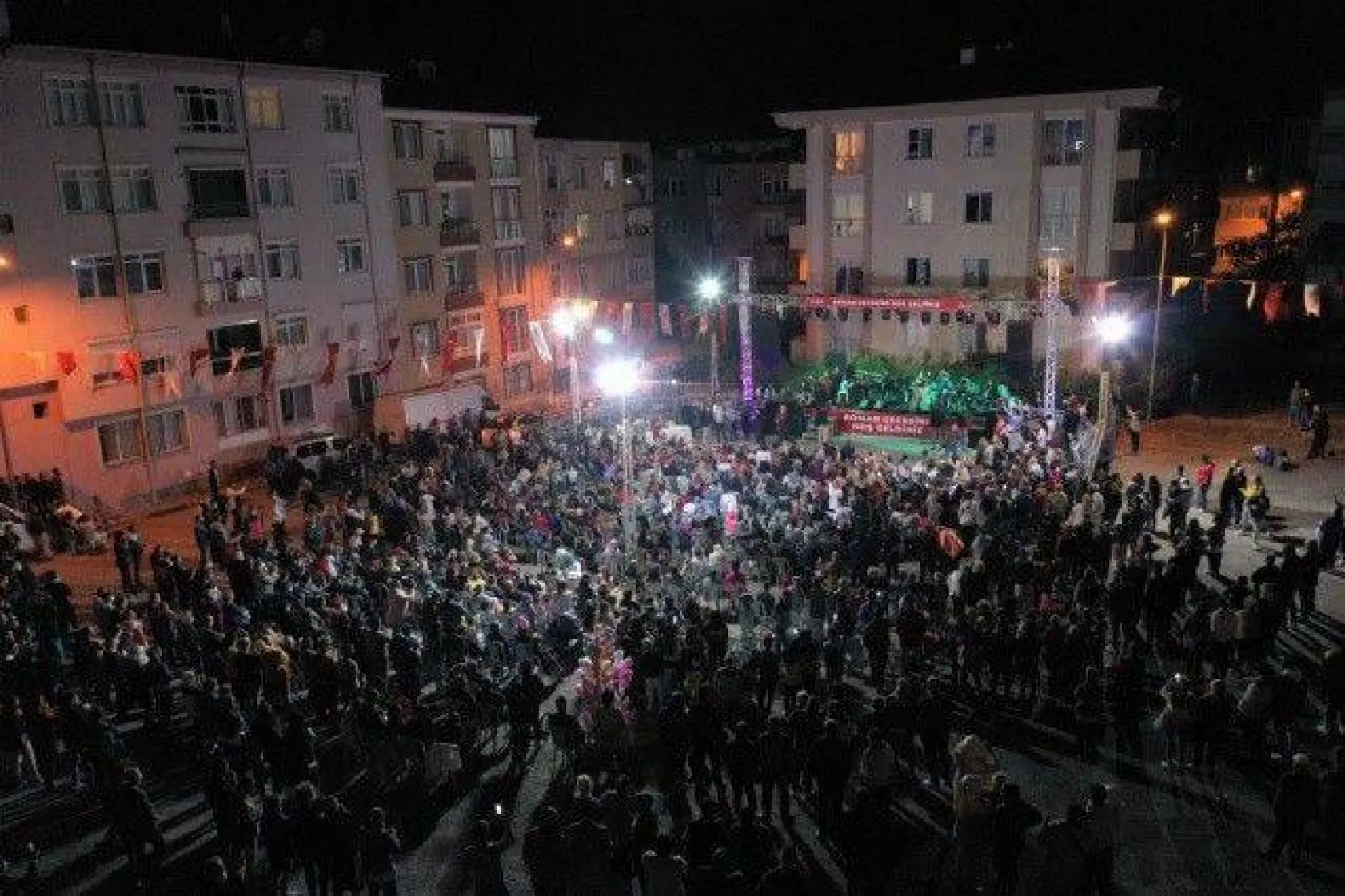 Silivri'de Dokuz Sekizlik Muhteşem Roman Gecesi