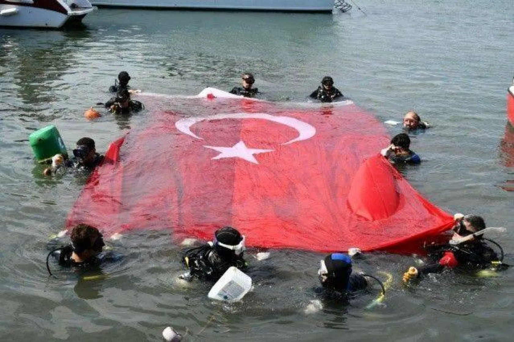 Başkan Yılmaz: 'Herkesi Kapısının Önünü Süpürmeye Davet Ediyorum'