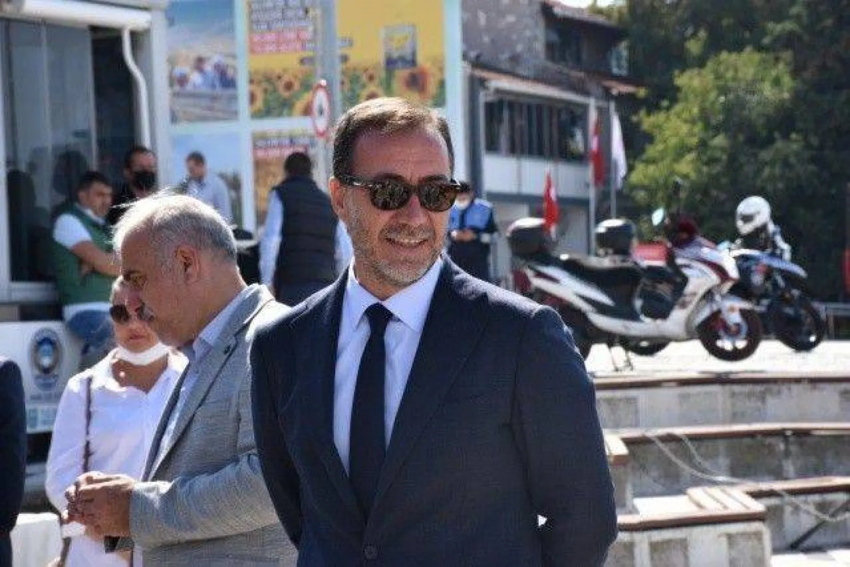 Başkan Yılmaz: 'Herkesi Kapısının Önünü Süpürmeye Davet Ediyorum'