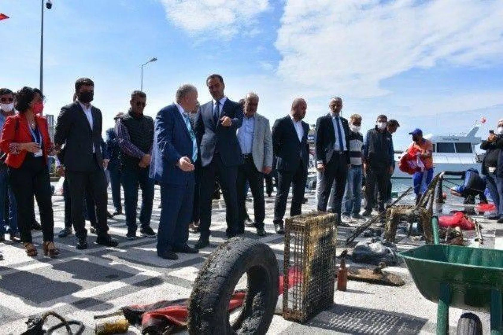 Başkan Yılmaz: 'Herkesi Kapısının Önünü Süpürmeye Davet Ediyorum'