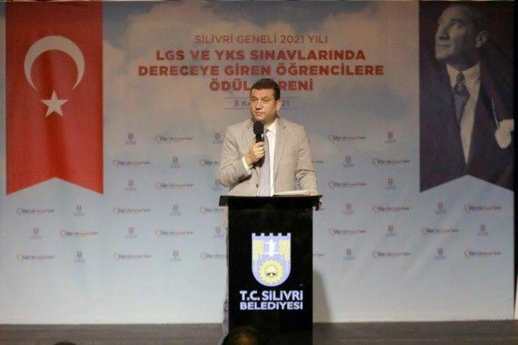 LGS ve YKS'de Dereceye Giren Öğrencilere Ödül Verildi