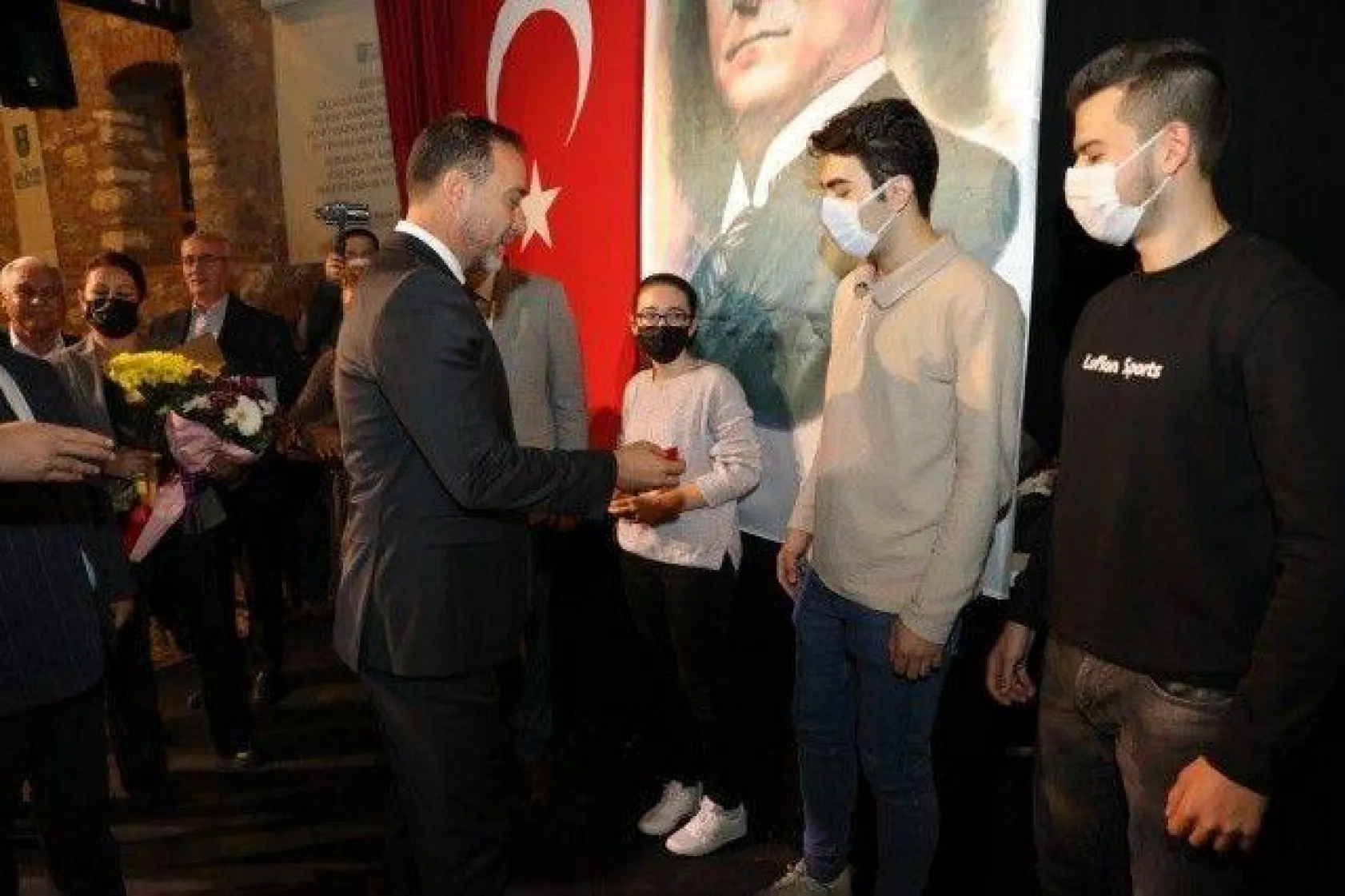 LGS ve YKS'de Dereceye Giren Öğrencilere Ödül Verildi