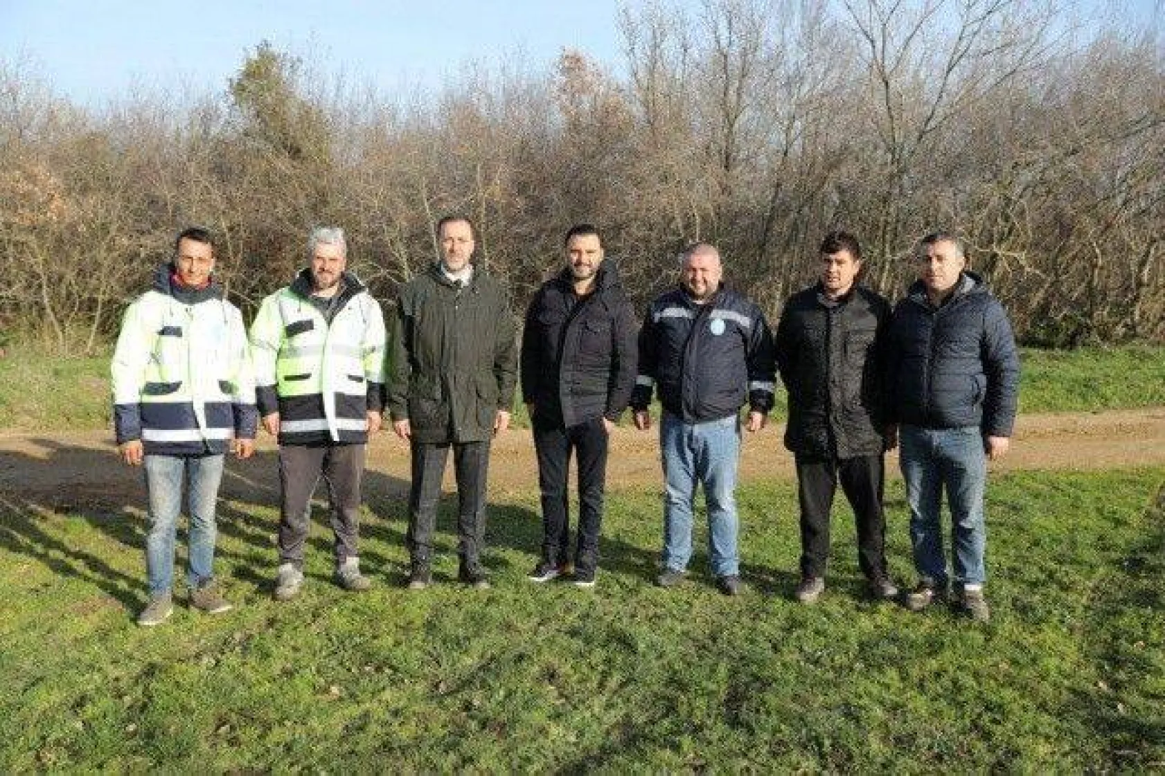 Başkan Yılmaz Sanatçı Alişan ile Gübre Serpme Aracı Kullandı