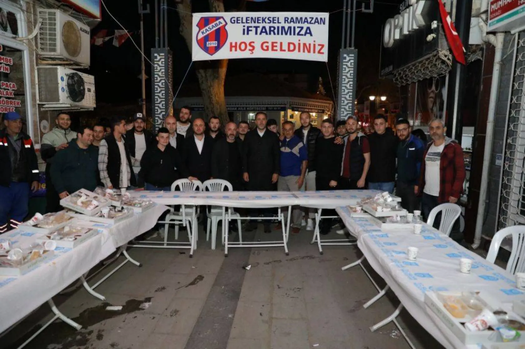 Başkan Yılmaz özel bireyler ve Sağlık çalışanları ile iftar yaptı