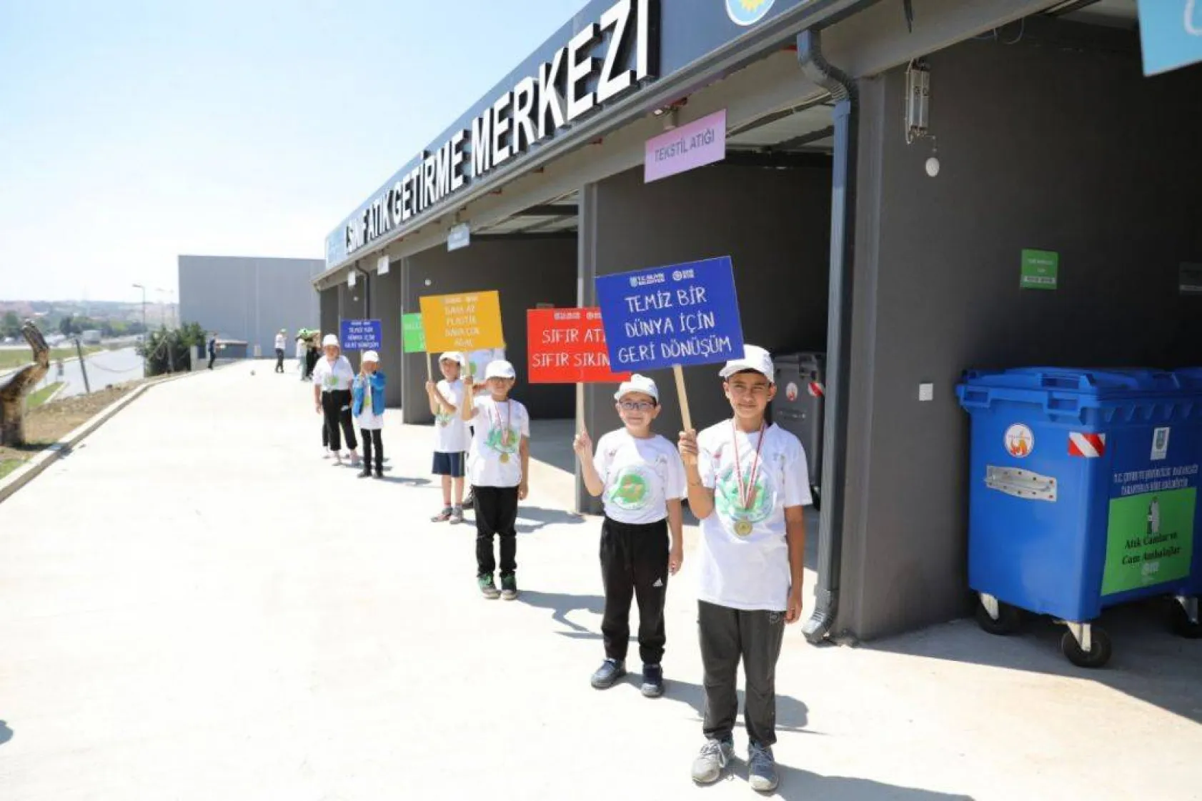 Atıklar bu merkezde ekonomiye dönecek