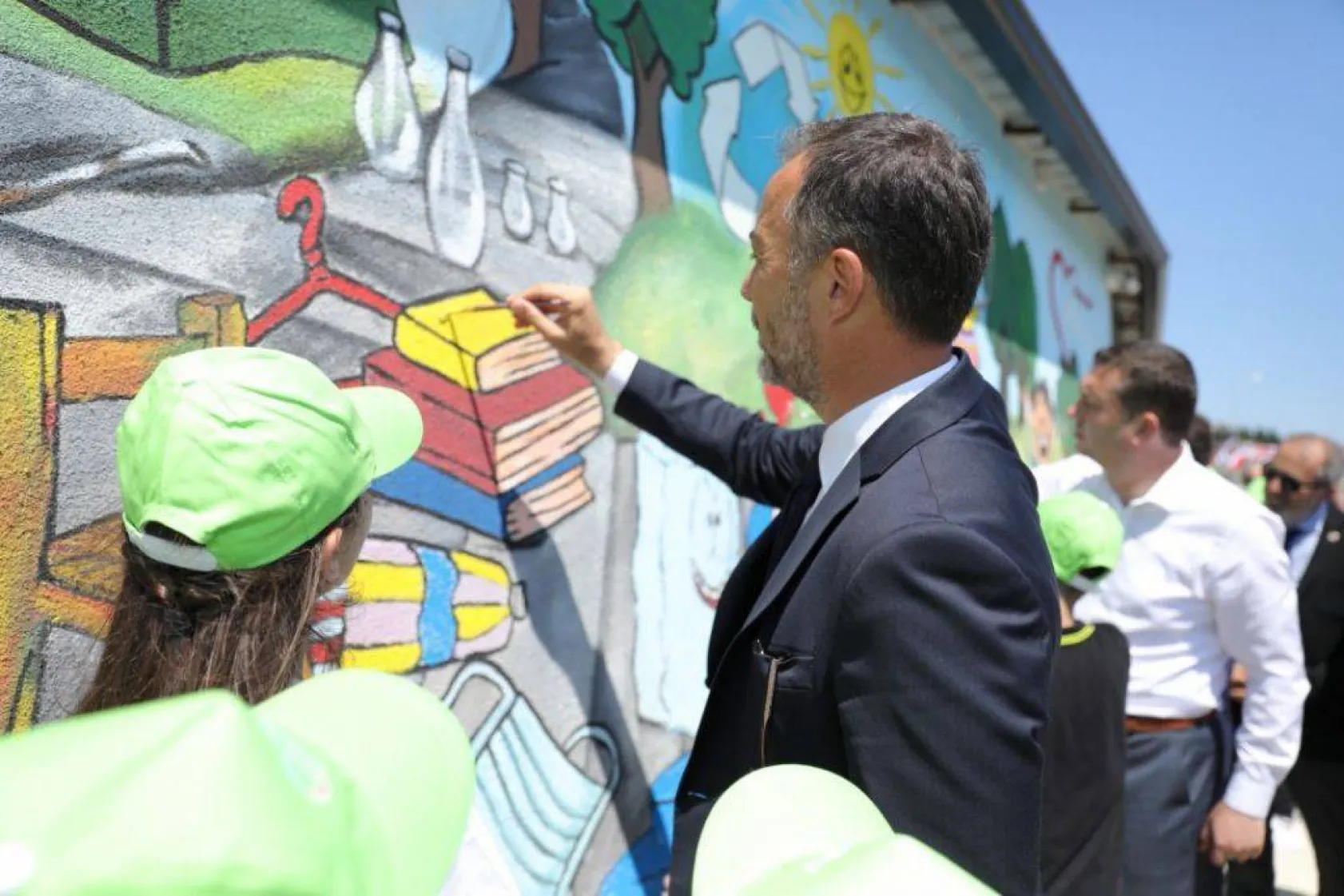 Atıklar bu merkezde ekonomiye dönecek