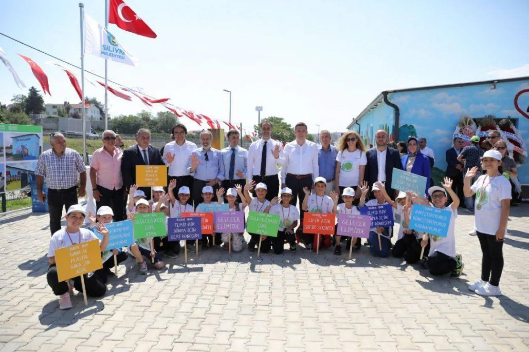 Atıklar bu merkezde ekonomiye dönecek