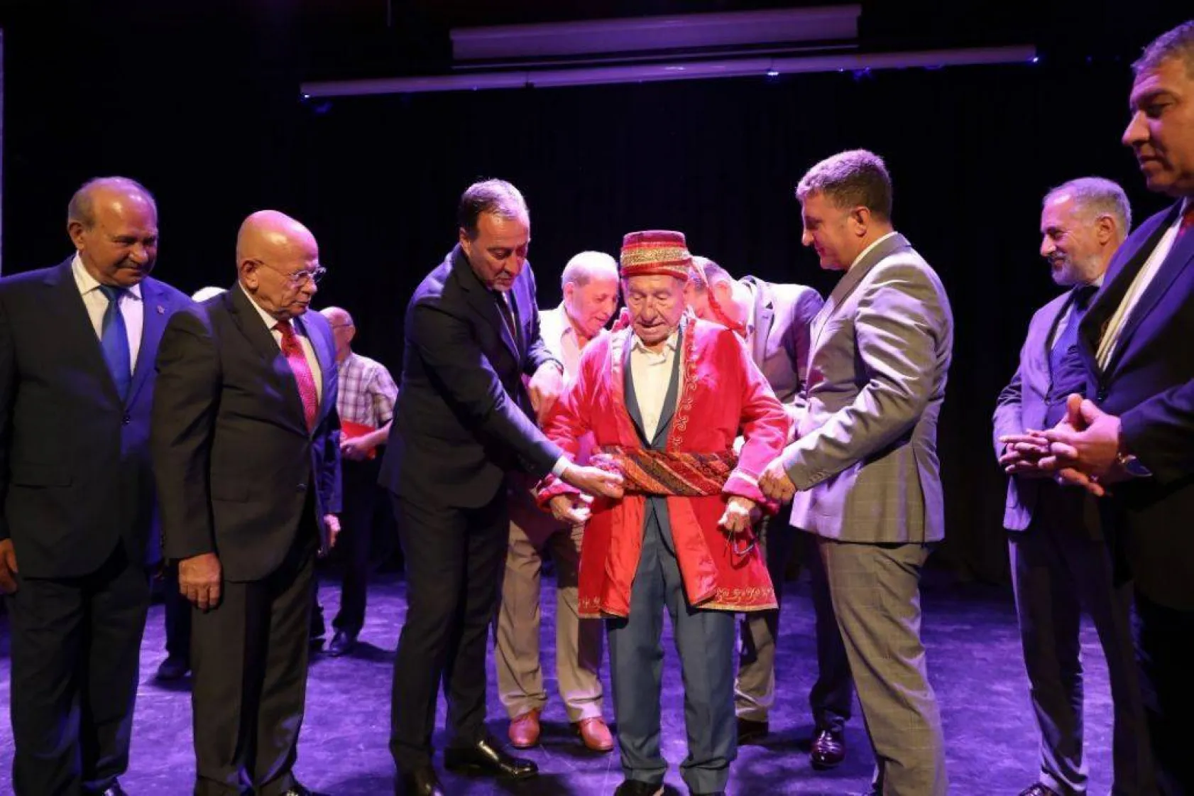 Ahilik haftası düzenlenen programla kutladı