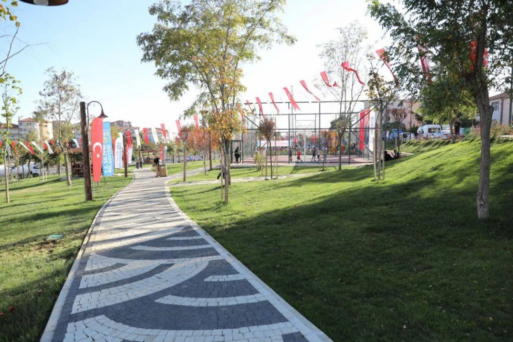 Gümüşyaka Millet Parkı coşkuyla hizmete açıldı