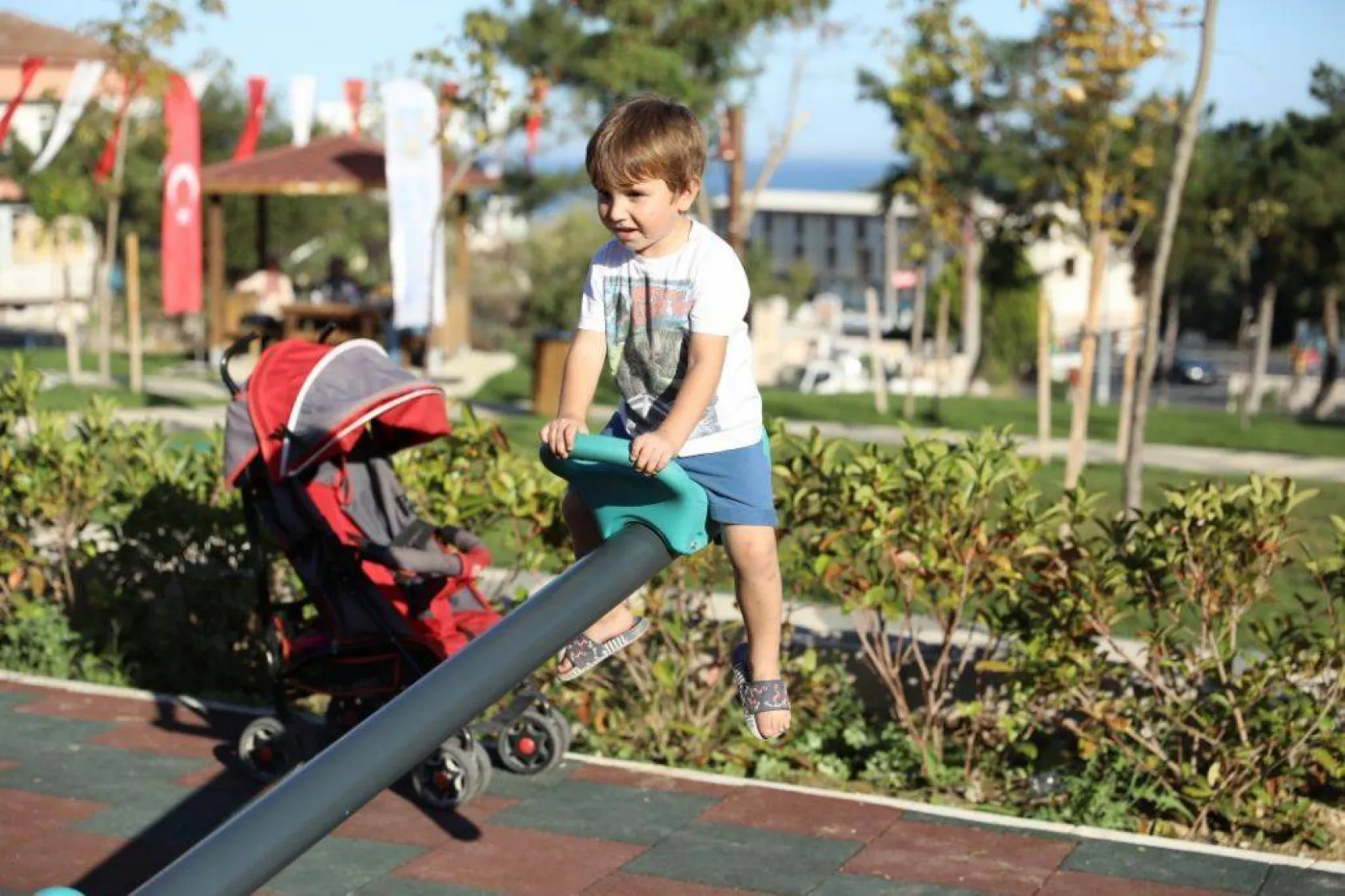 Gümüşyaka Millet Parkı coşkuyla hizmete açıldı