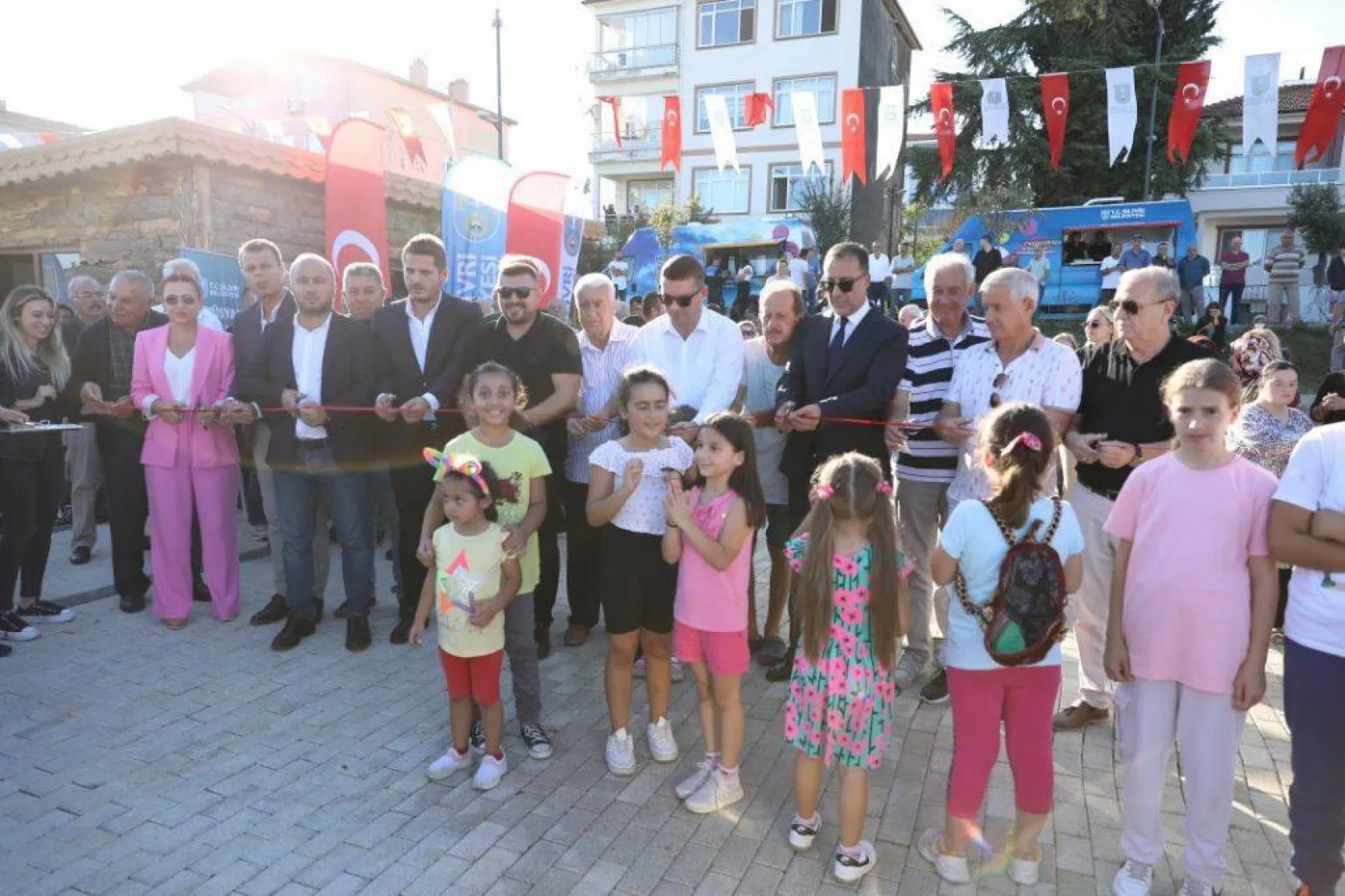 Gümüşyaka Millet Parkı coşkuyla hizmete açıldı