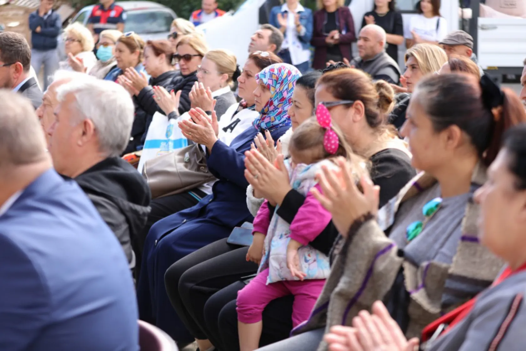 Silivri Belediyesi üreticilere can suyu olmaya devam ediyor