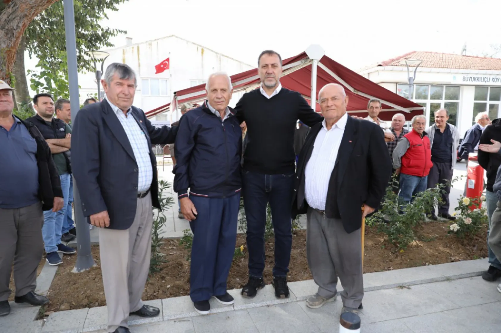 Silivri Belediyesi üreticilere can suyu olmaya devam ediyor