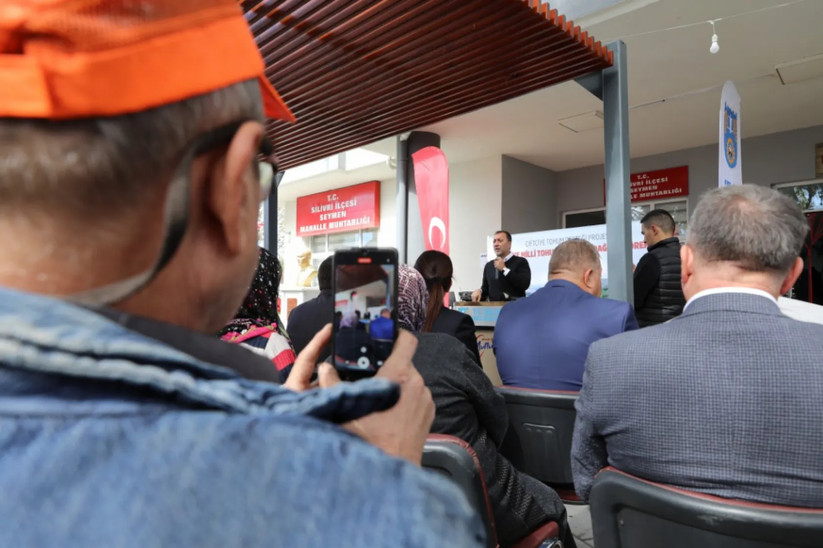 Silivri Belediyesi üreticilere can suyu olmaya devam ediyor