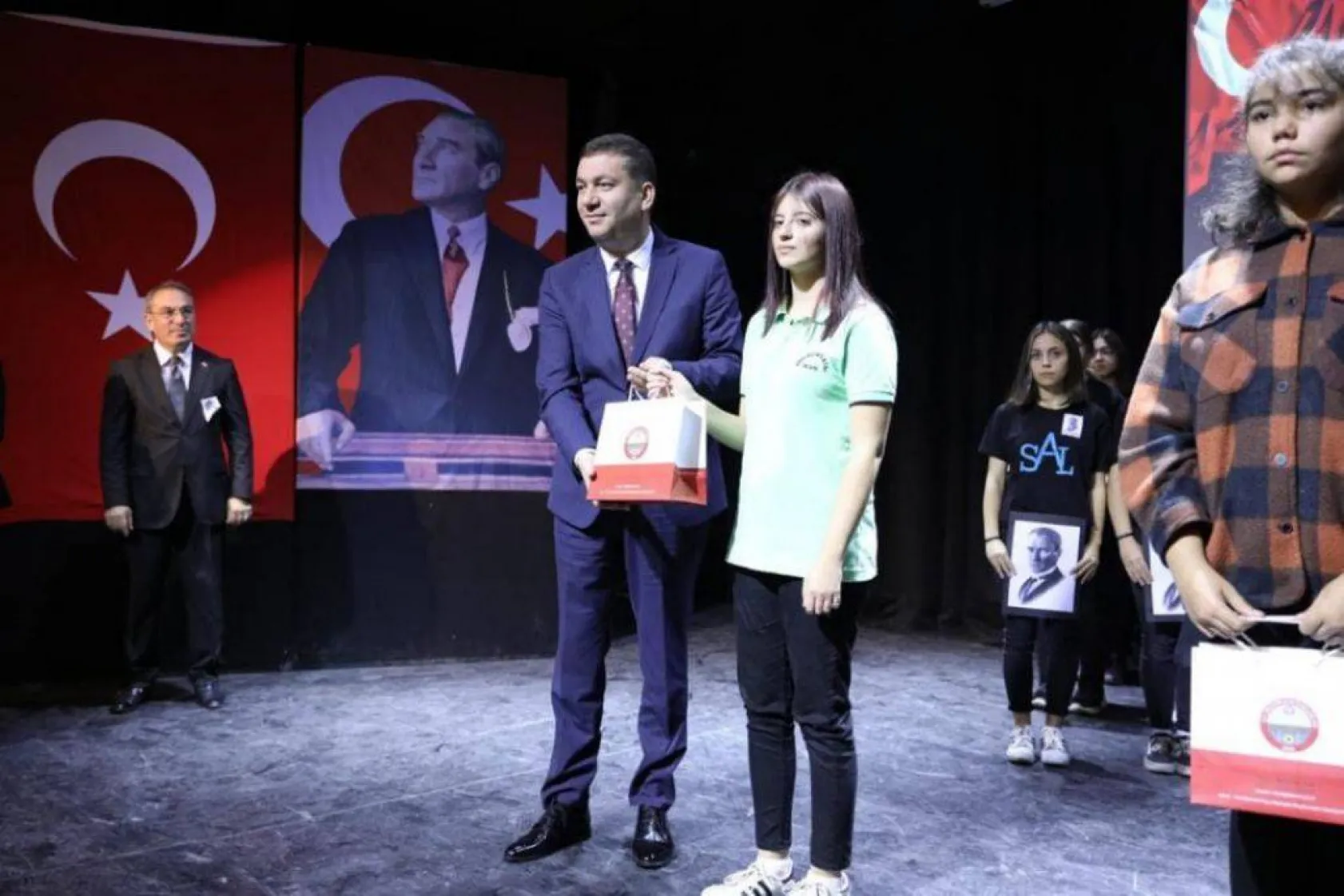 Silivri'nin kalbi 10 Kasım'da Atatürk için çarptı