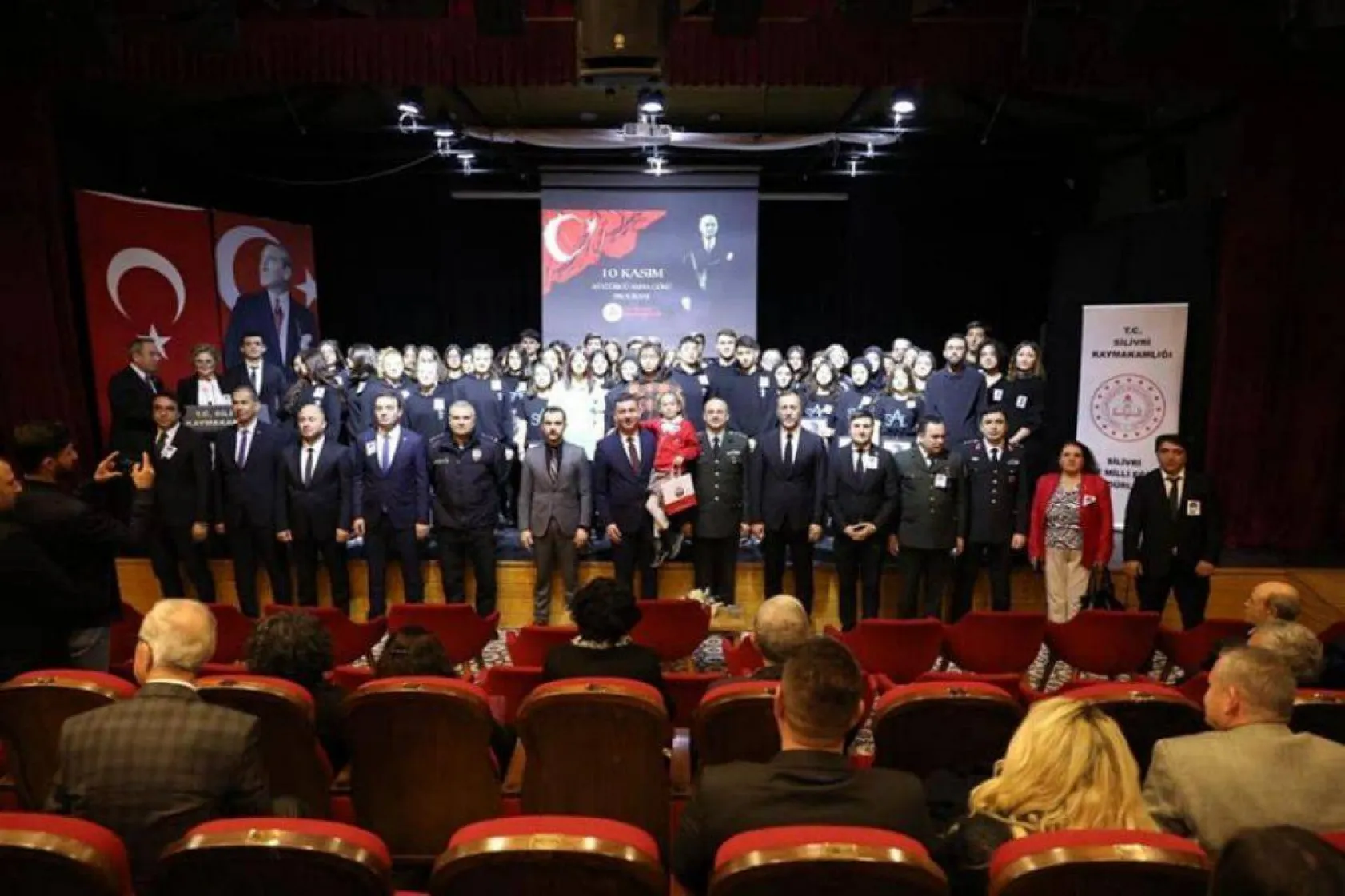 Silivri'nin kalbi 10 Kasım'da Atatürk için çarptı