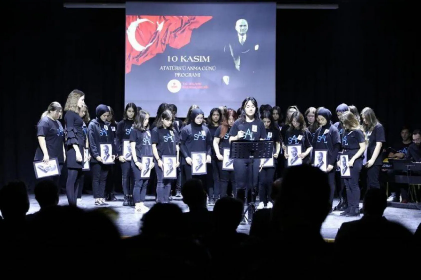 Silivri'nin kalbi 10 Kasım'da Atatürk için çarptı