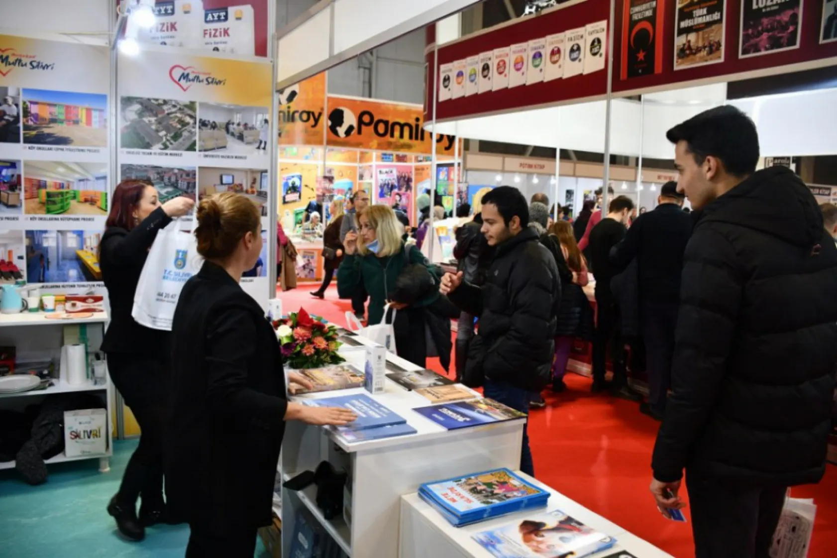 Silivri Belediyesi Tüyap Kitap Fuarı'nda Yoğun İlgi Görüyor