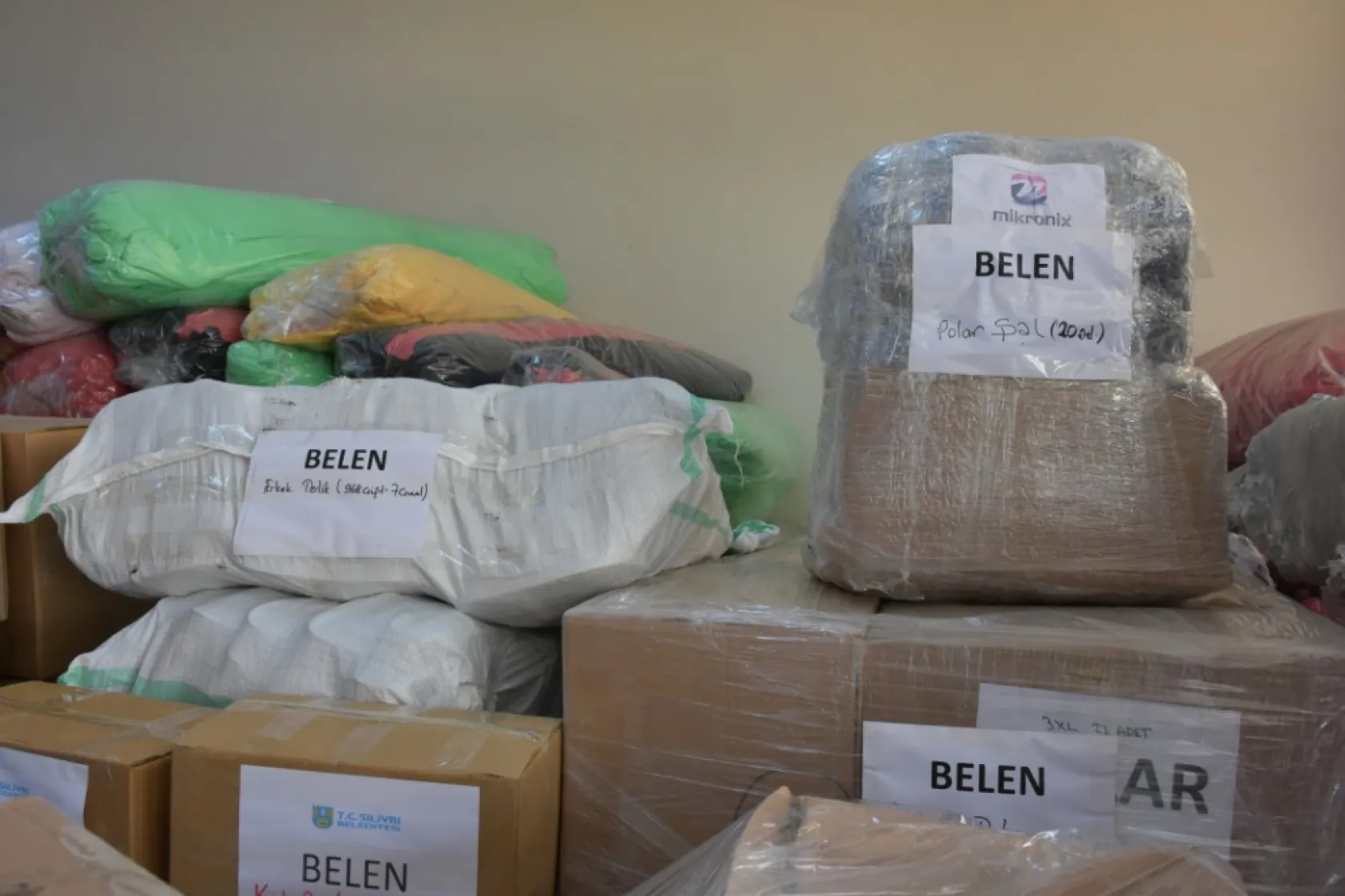 Hatay'da kurulan çadır köyler için 22. tır yola çıktı