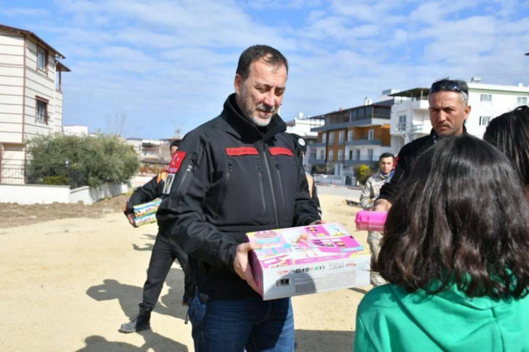 Başkan Yılmaz Hatay'da çadır köyleri ziyaret etti