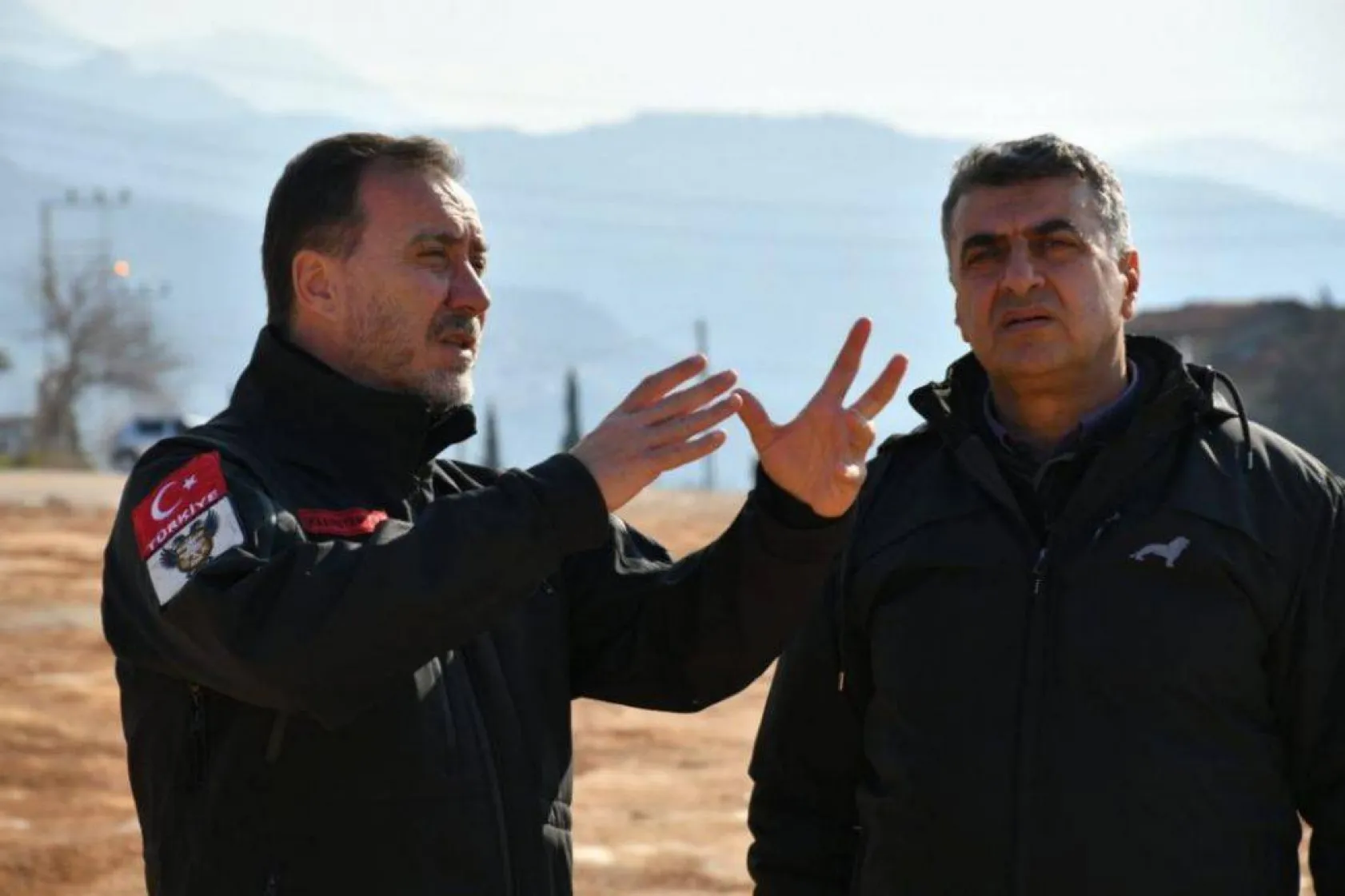 Başkan Yılmaz Hatay'da çadır köyleri ziyaret etti