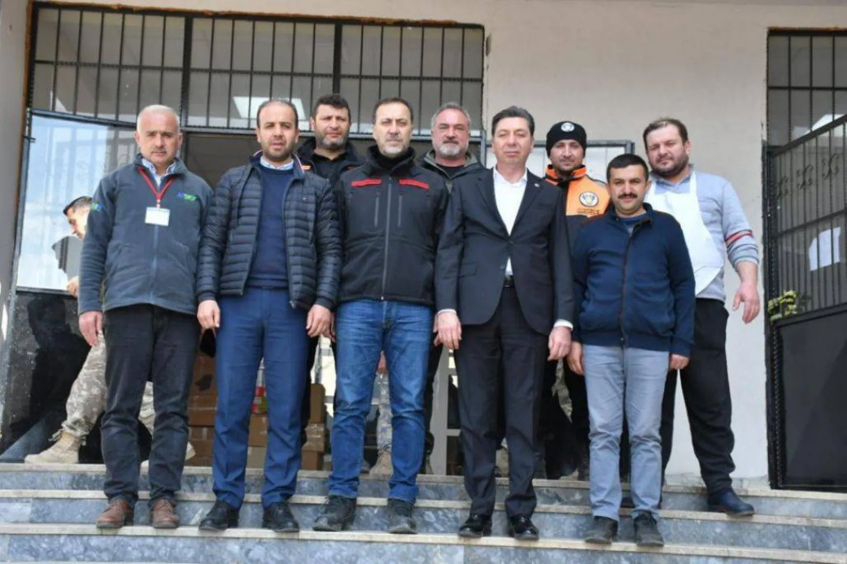 Başkan Yılmaz Hatay'da çadır köyleri ziyaret etti