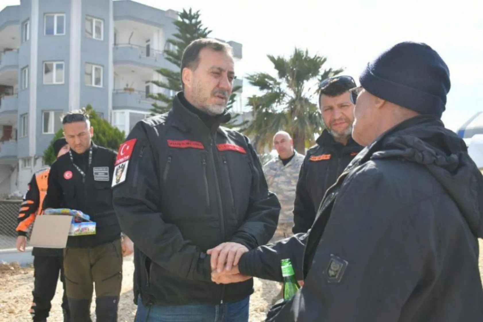 Başkan Yılmaz Hatay'da çadır köyleri ziyaret etti