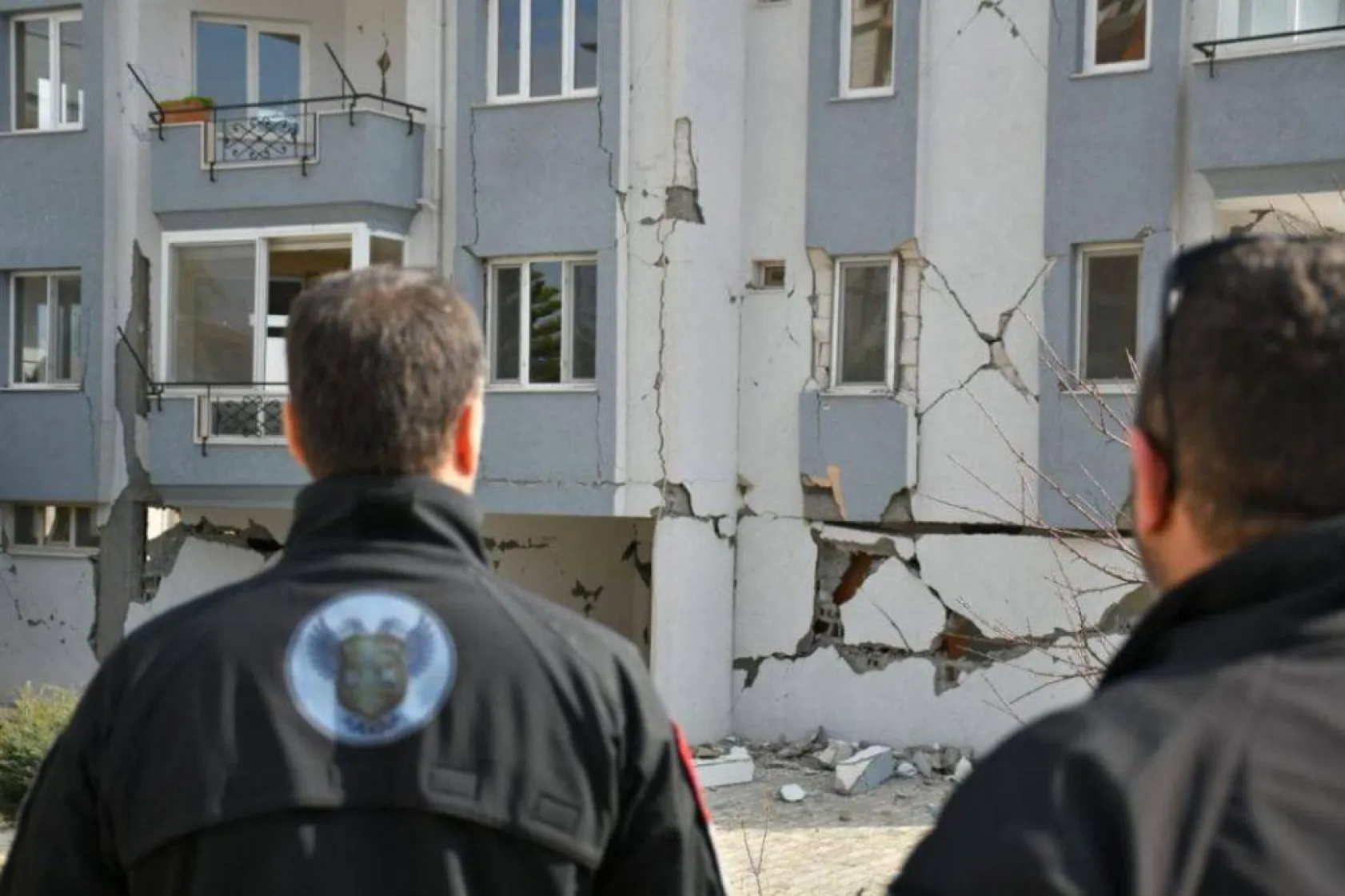 Başkan Yılmaz Hatay'da çadır köyleri ziyaret etti