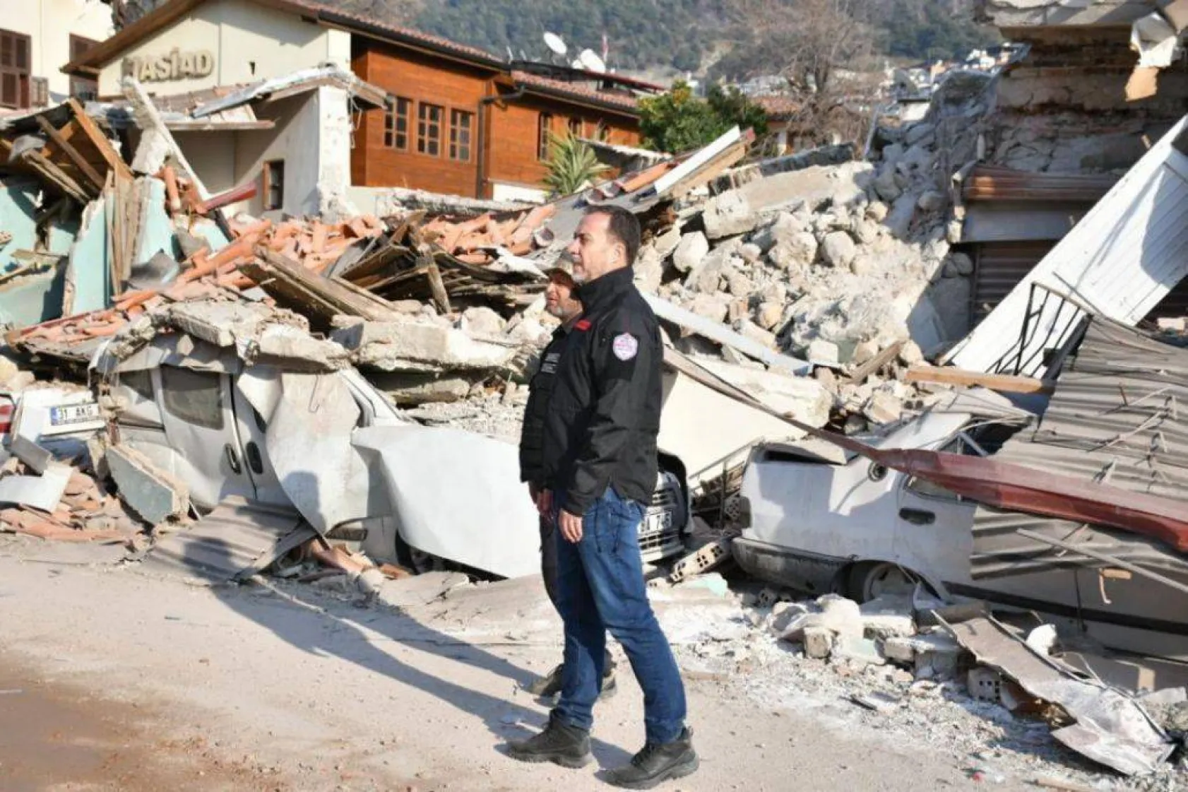 Başkan Yılmaz Hatay'da çadır köyleri ziyaret etti