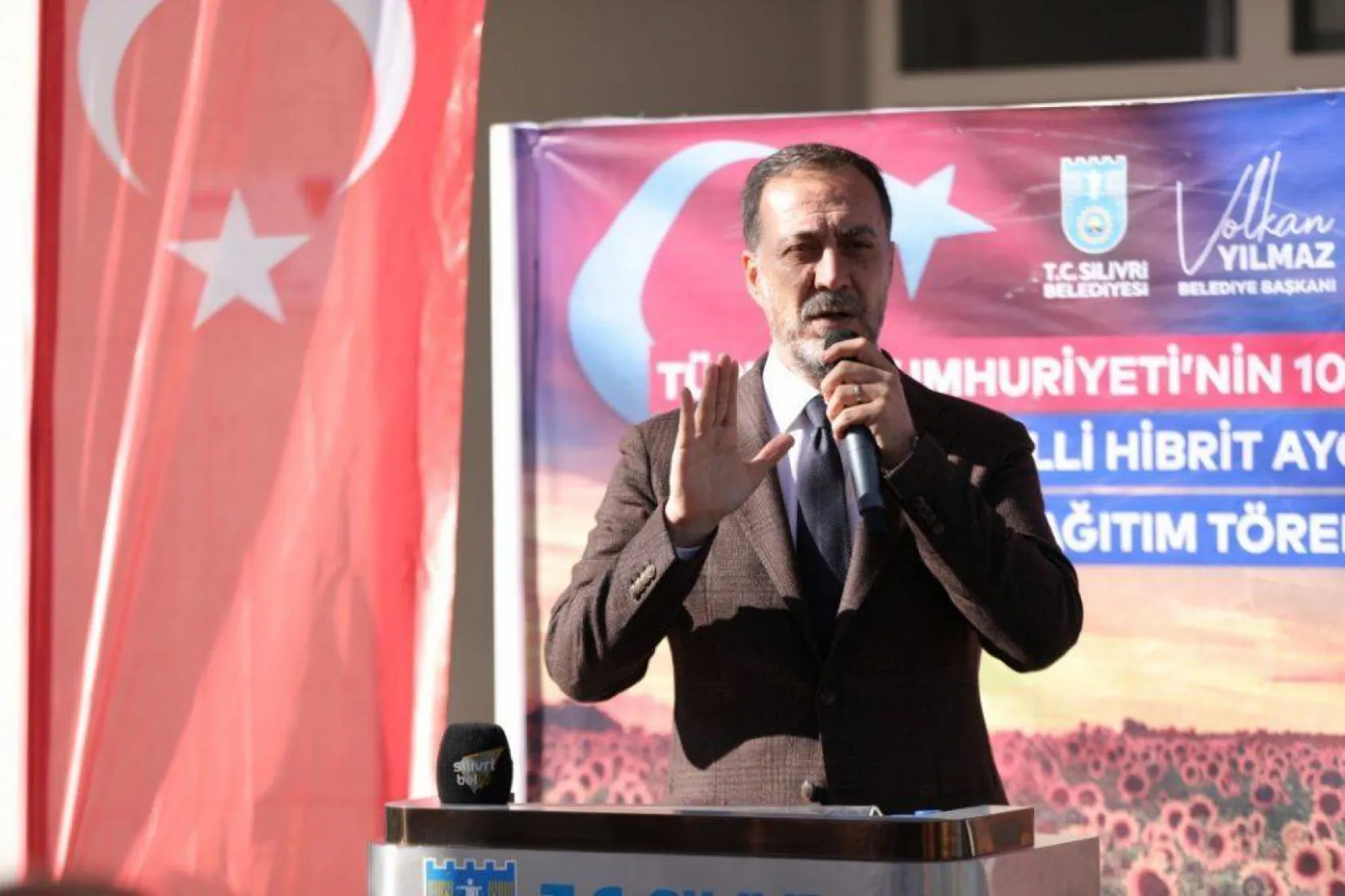 Silivri'de milli Ayçiçek tohumları ücretsiz dağıtılıyor