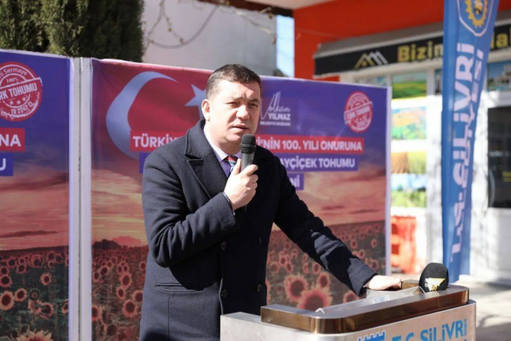 Silivri'de milli Ayçiçek tohumları ücretsiz dağıtılıyor