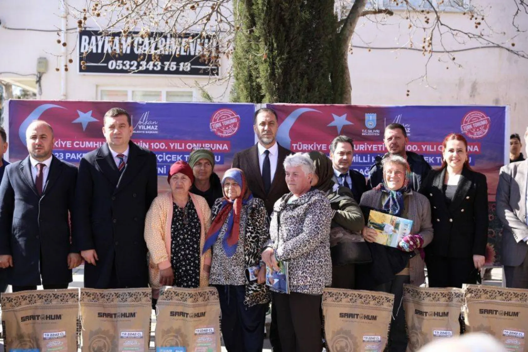 Silivri'de milli Ayçiçek tohumları ücretsiz dağıtılıyor