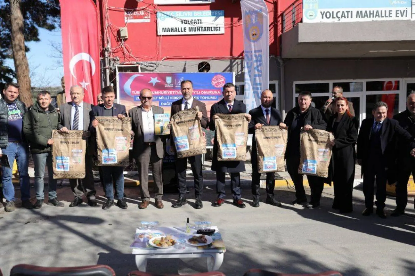 Silivri'de milli Ayçiçek tohumları ücretsiz dağıtılıyor