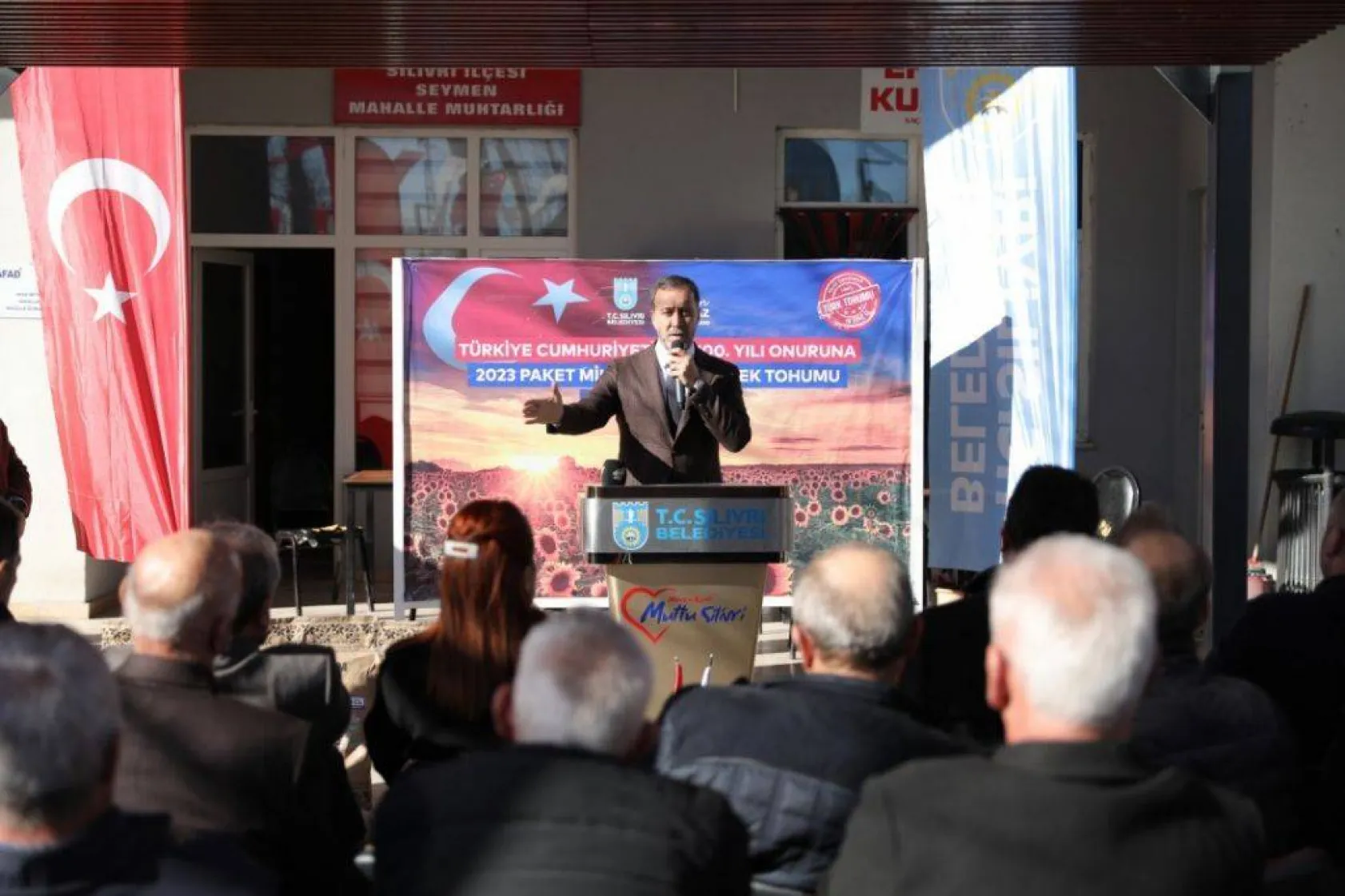 Silivri'de milli Ayçiçek tohumları ücretsiz dağıtılıyor