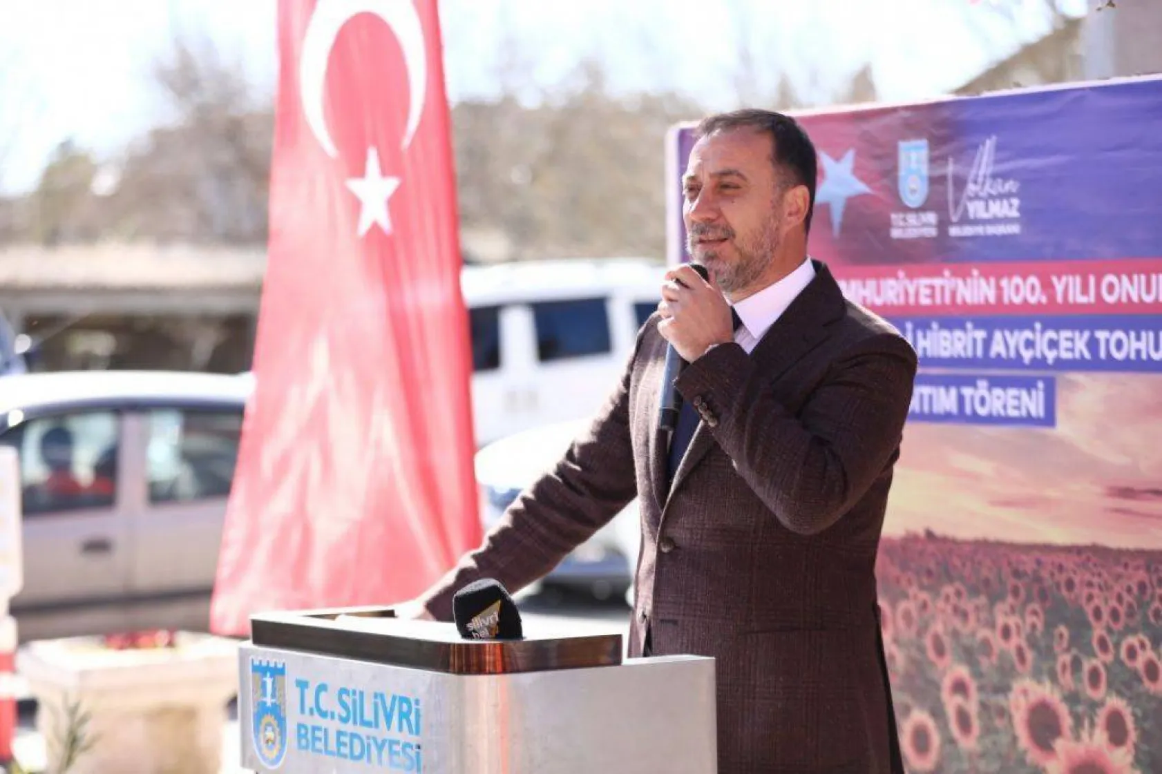 Silivri'de milli Ayçiçek tohumları ücretsiz dağıtılıyor