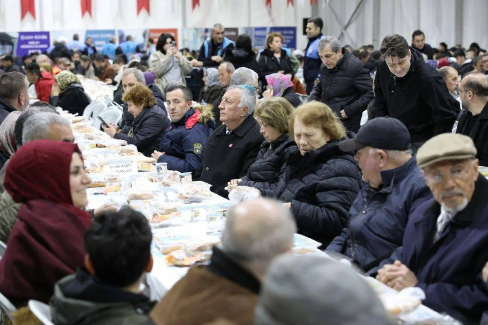 Ramazan çadırında şehit ve gaziler onuruna iftar düzenlendi