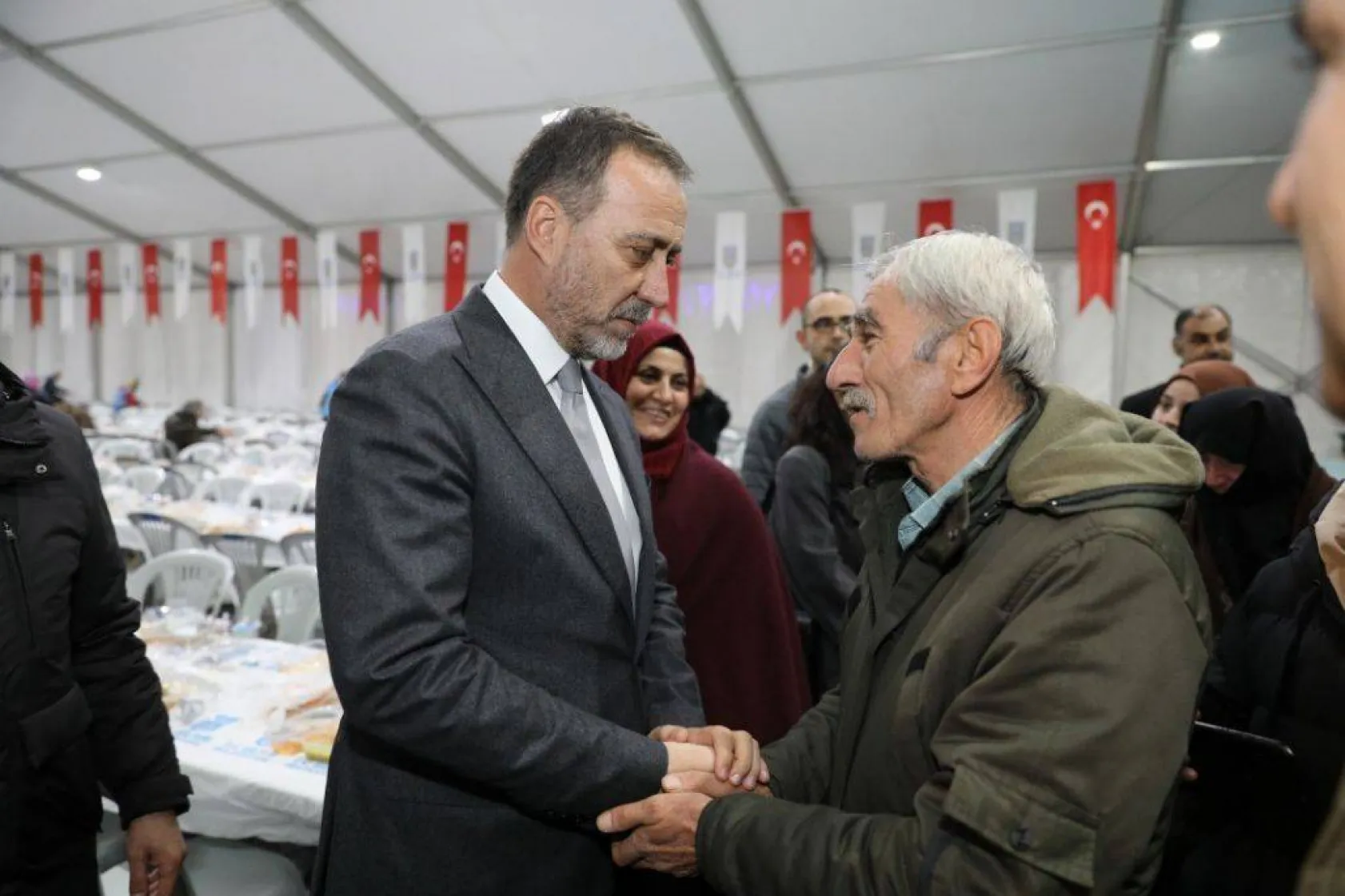 Ramazan çadırında şehit ve gaziler onuruna iftar düzenlendi