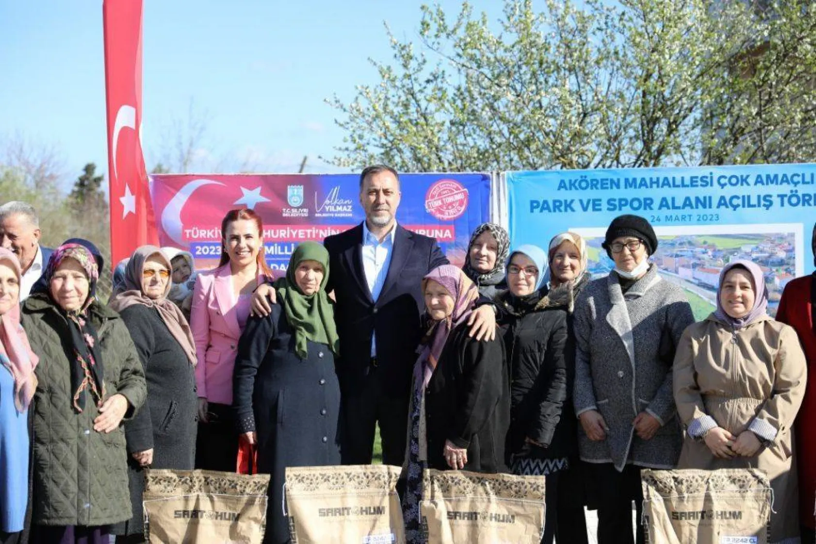 Silivri'de milli Ayçiçek tohumu dağıtımları devam ediyor