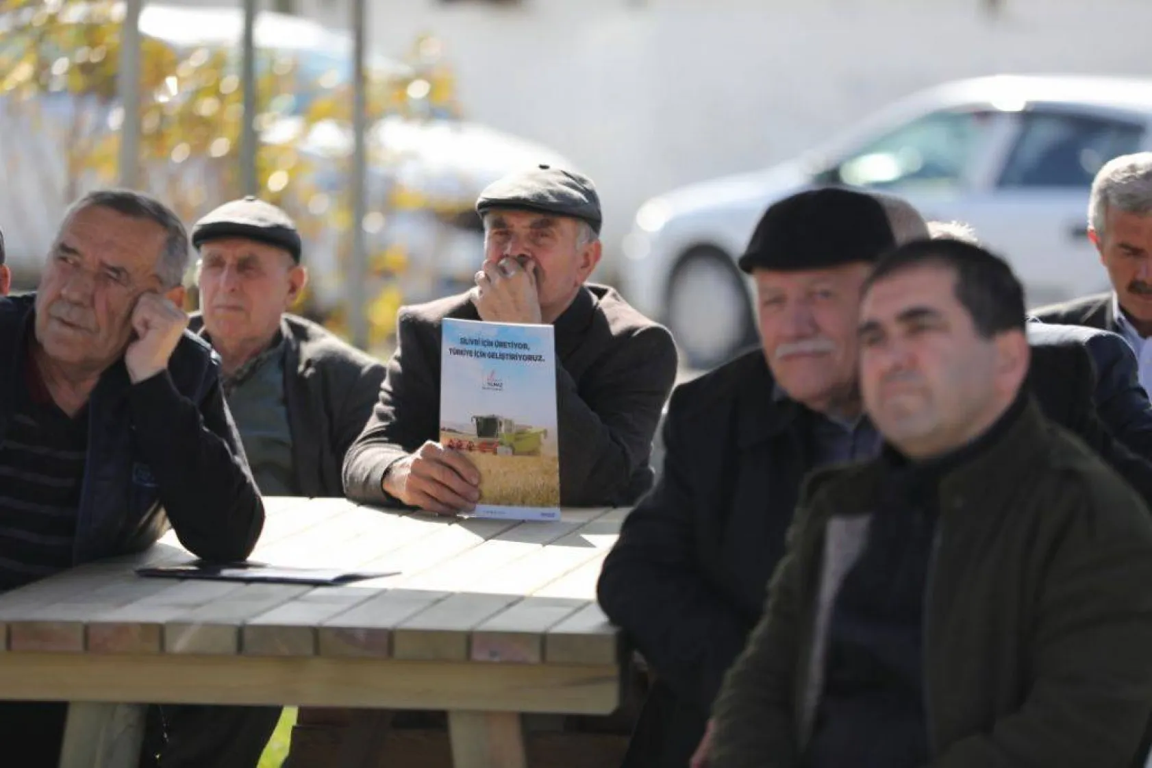 Silivri'de milli Ayçiçek tohumu dağıtımları devam ediyor