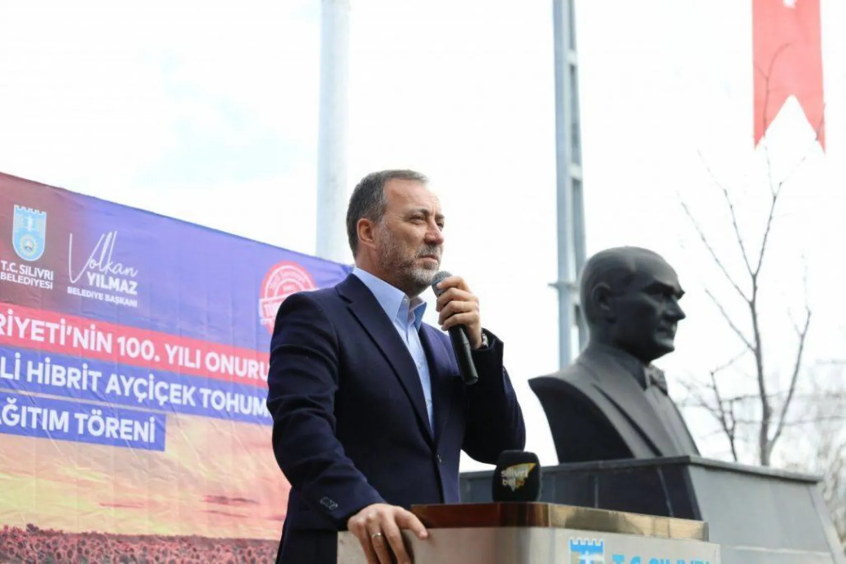 Silivri'de milli Ayçiçek tohumu dağıtımları devam ediyor