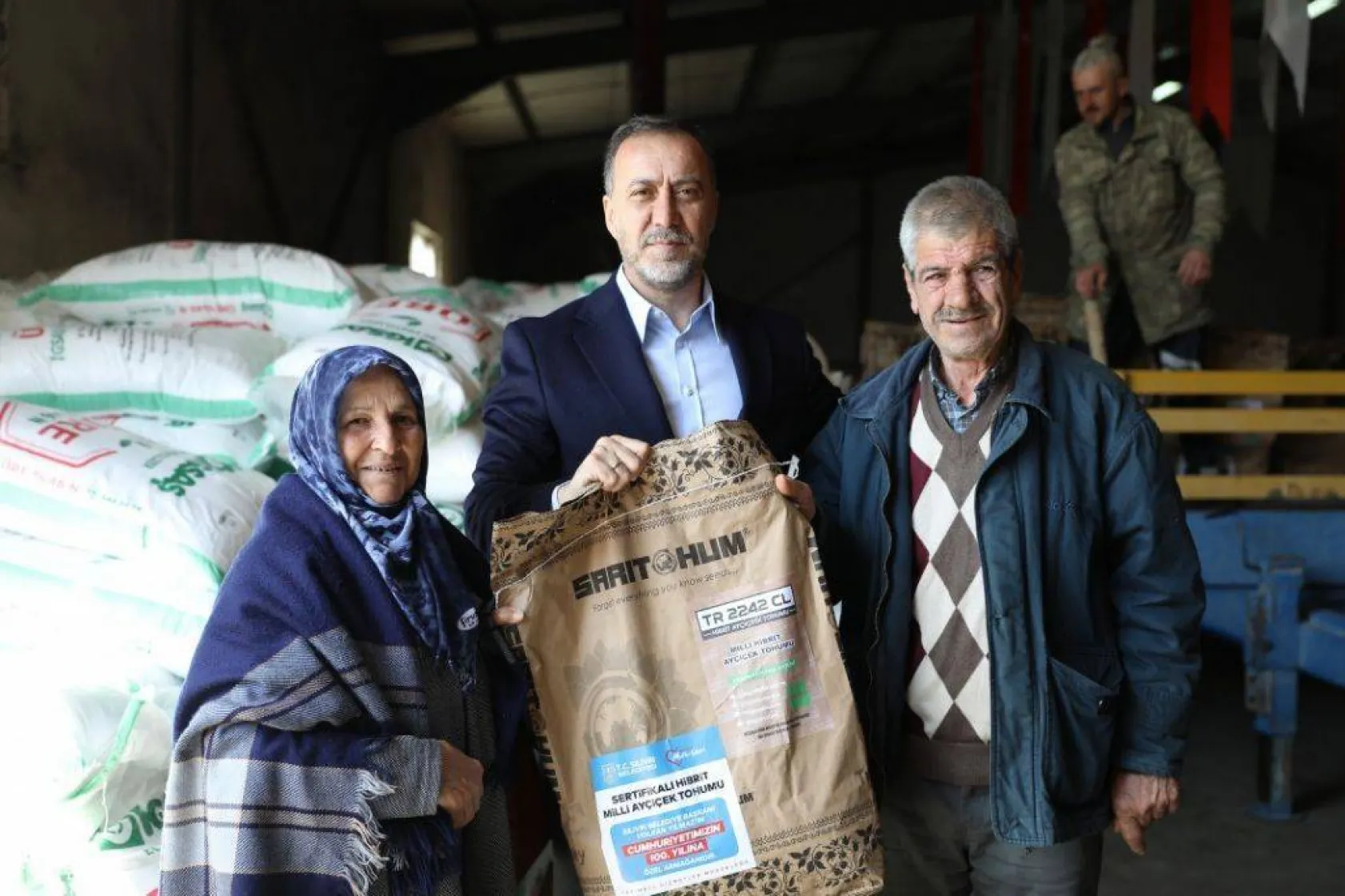 Silivri'de milli Ayçiçek tohumu dağıtımları devam ediyor