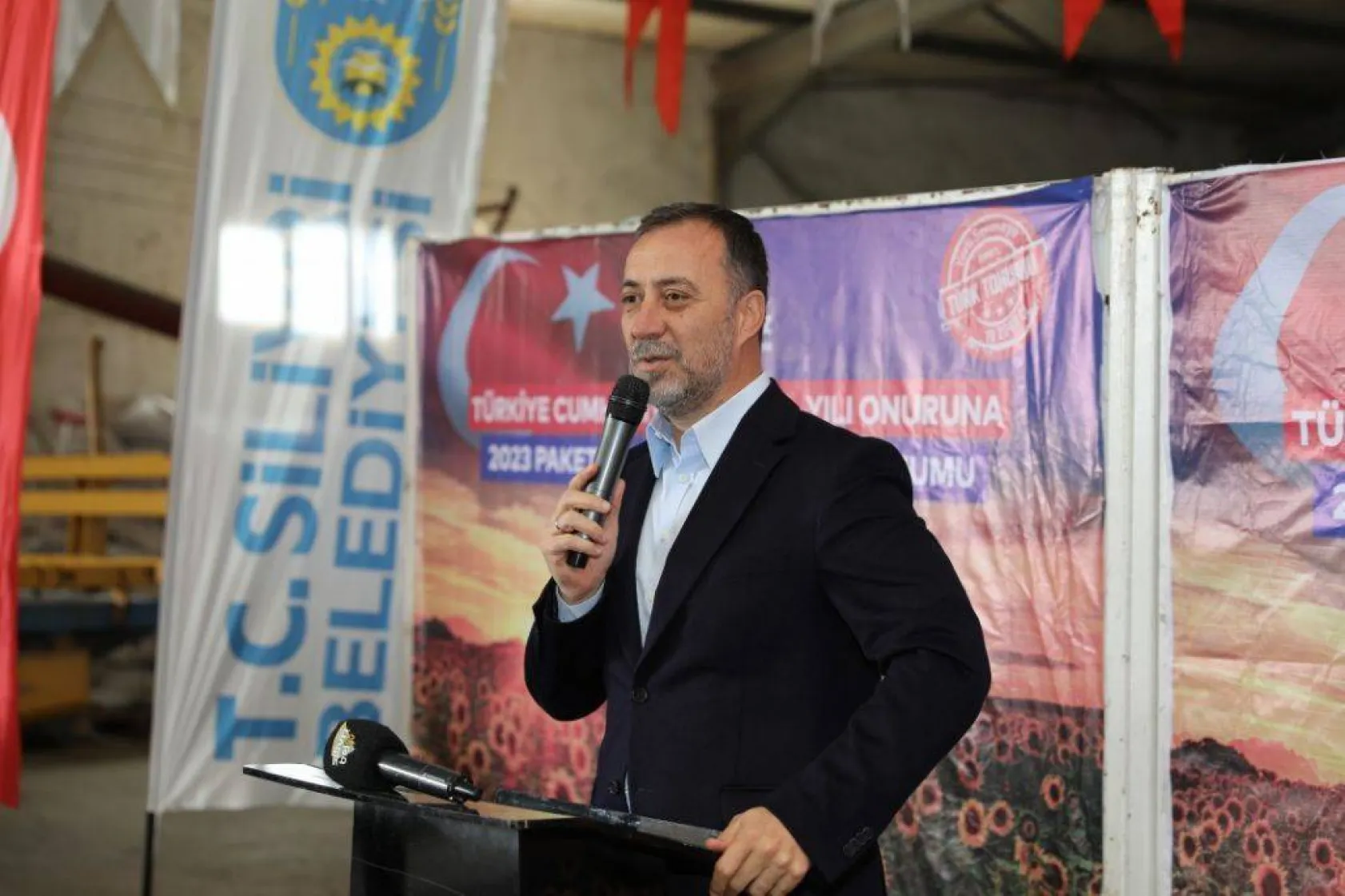 Silivri'de milli Ayçiçek tohumu dağıtımları devam ediyor