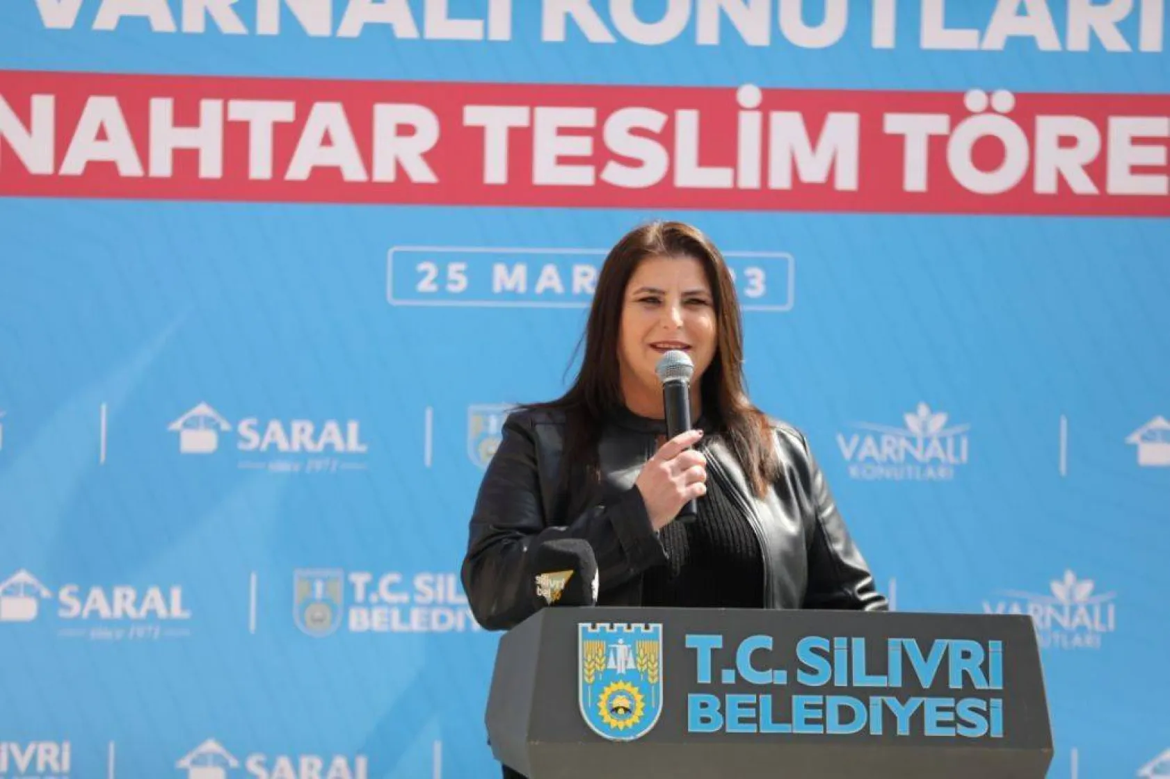 Varnalı konutlarında anahtar ve tapu teslim sevinci