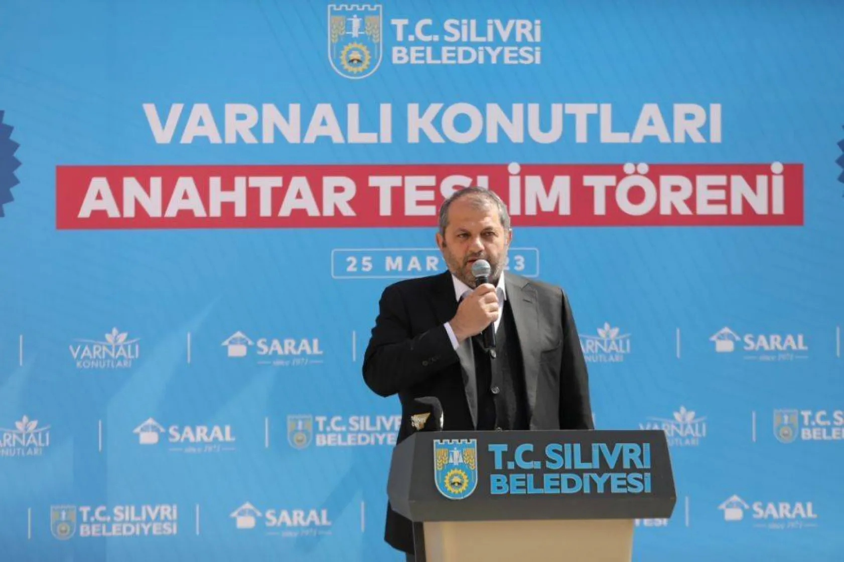 Varnalı konutlarında anahtar ve tapu teslim sevinci